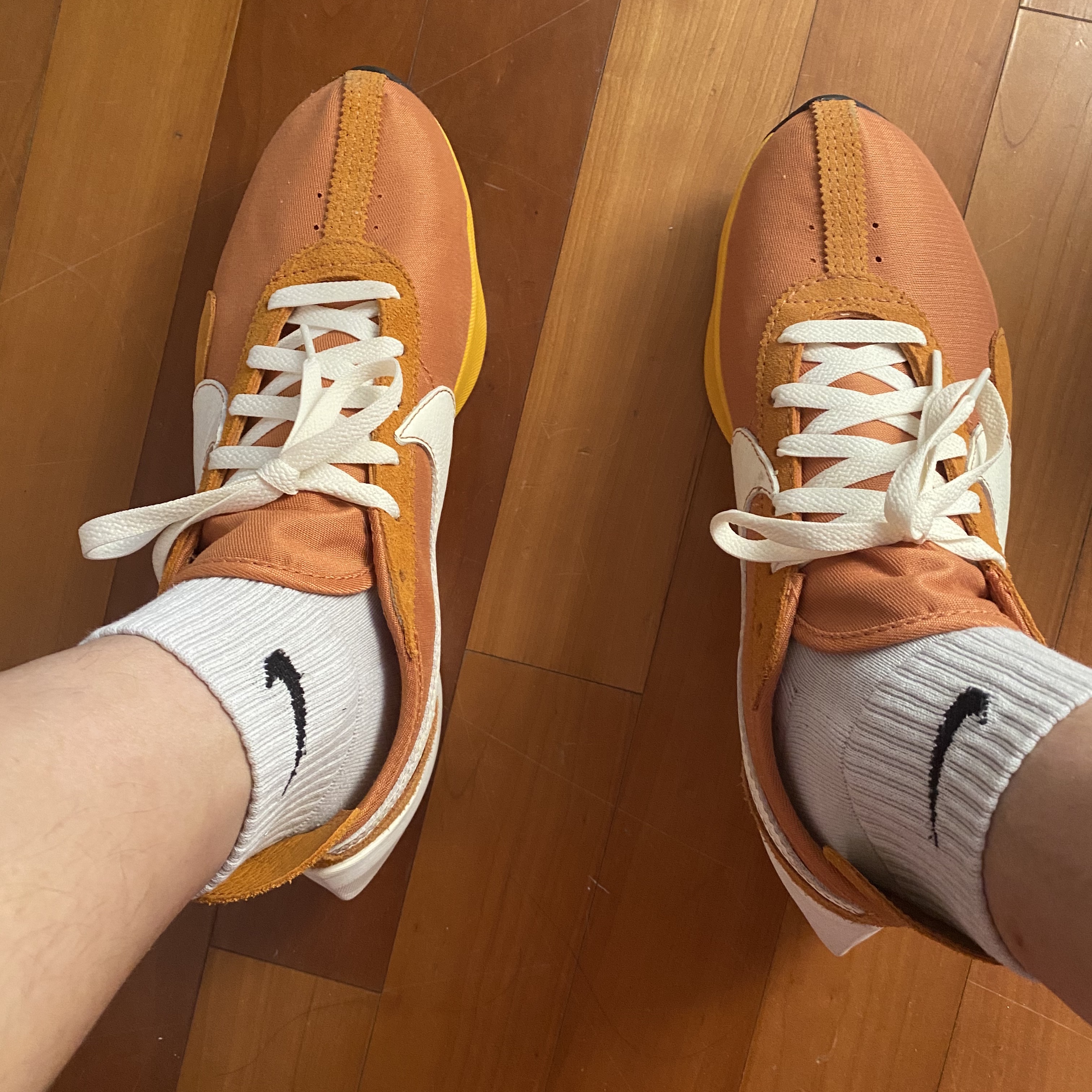 Nike Moon Racer Monarch 착용 스타일 - 2