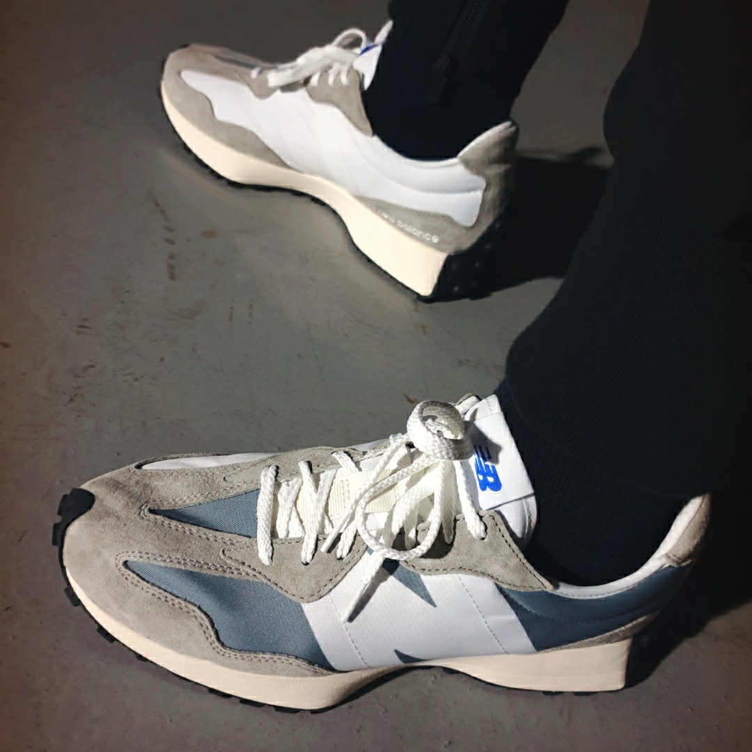 New Balance 327 Grey 착용 스타일 - 5