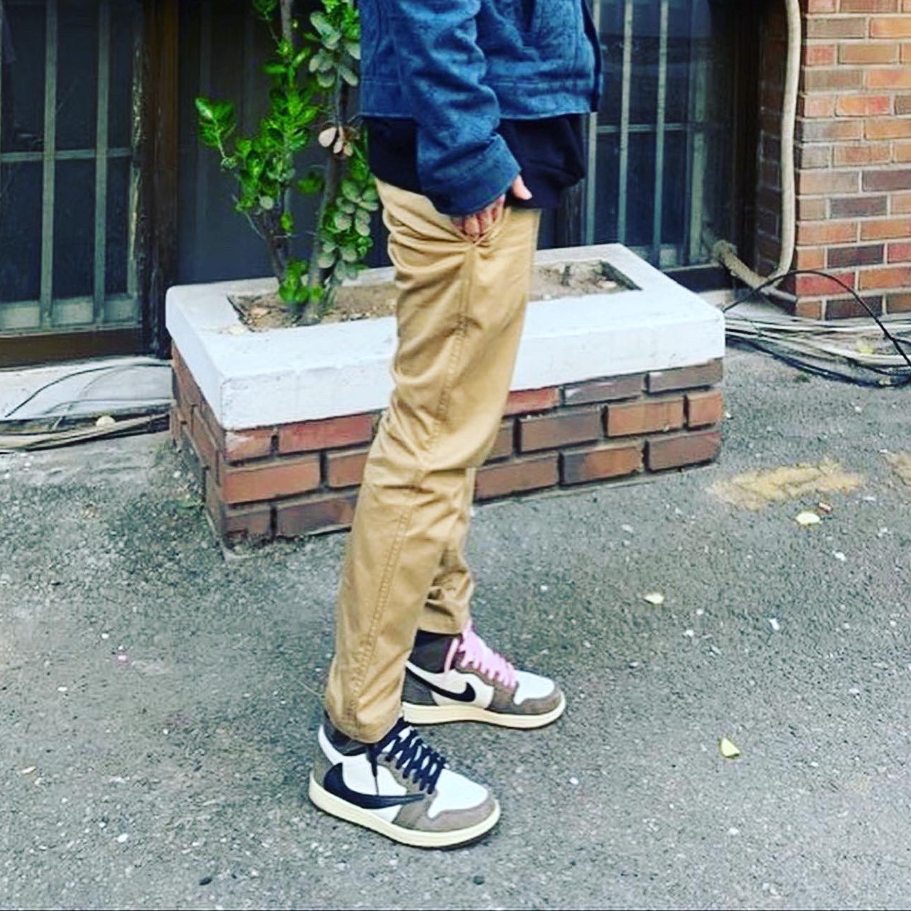 Jordan 1 x Travis Scott Retro High OG SP Mocha 착용 스타일