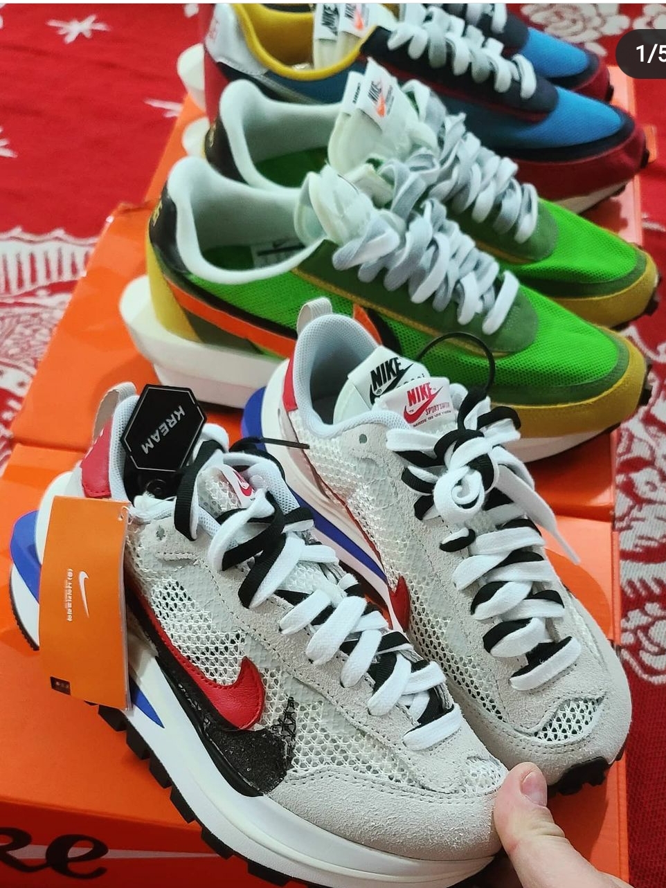 Nike x Sacai VaporWaffle Royal Fuchsia 착용 스타일