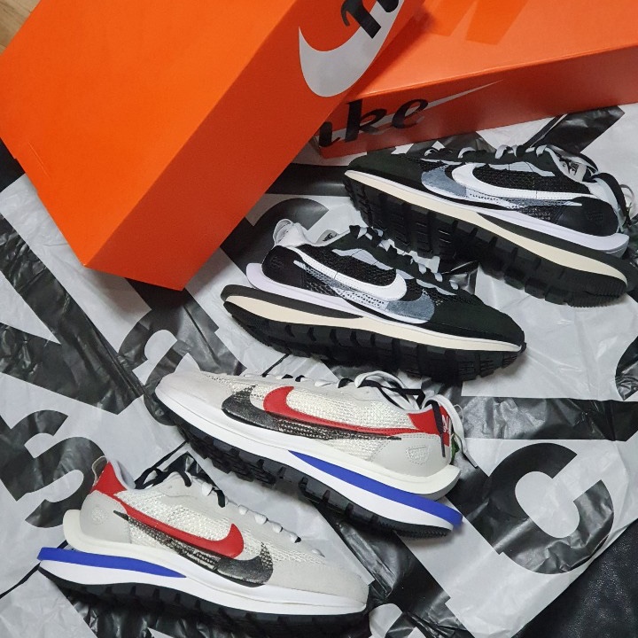 Nike x Sacai VaporWaffle Black White, Nike x Sacai VaporWaffle Royal Fuchsia ์ฐฉ์ฉ ์คํ์ผ