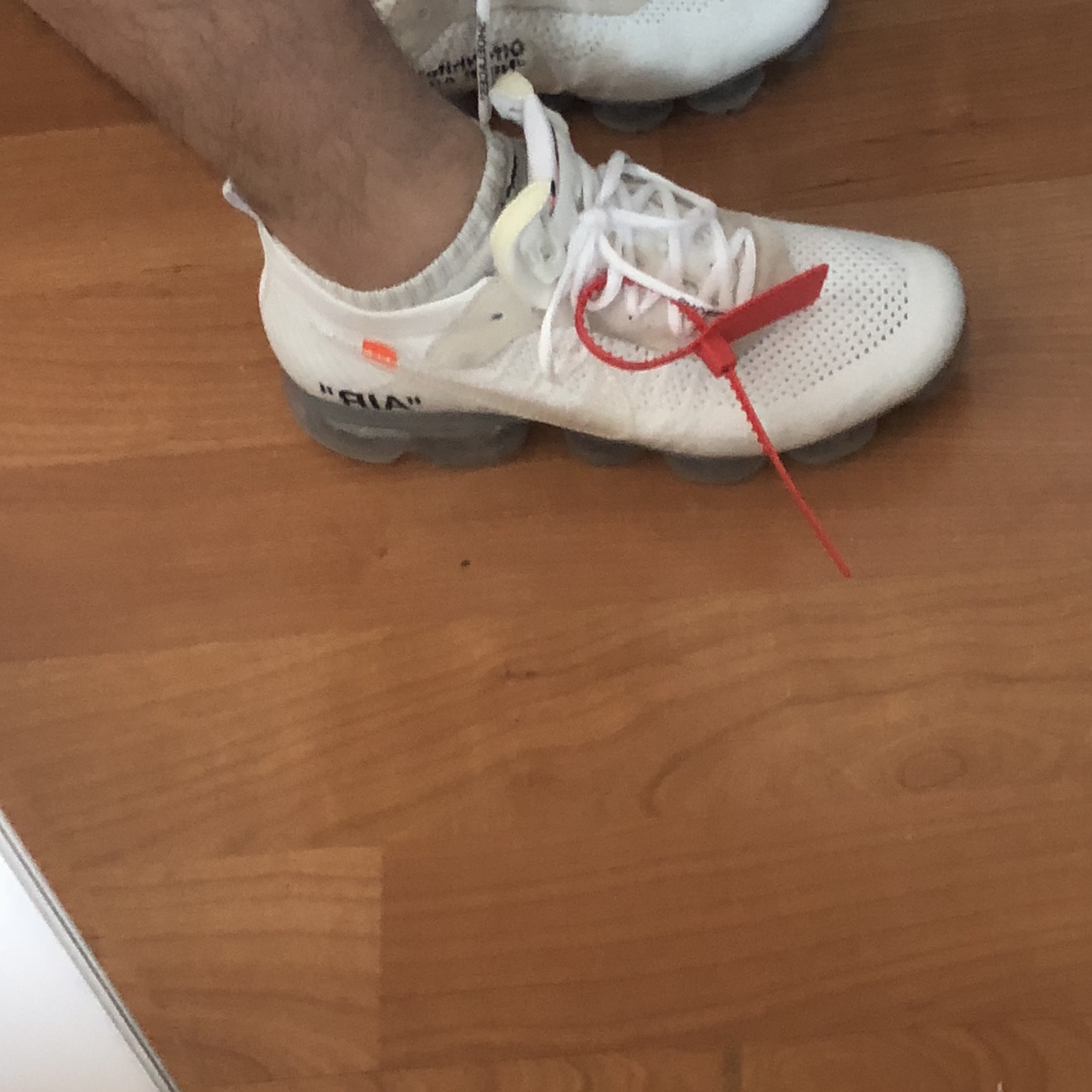Nike x Off-White Air VaporMax V2 White 착용 스타일 - 1