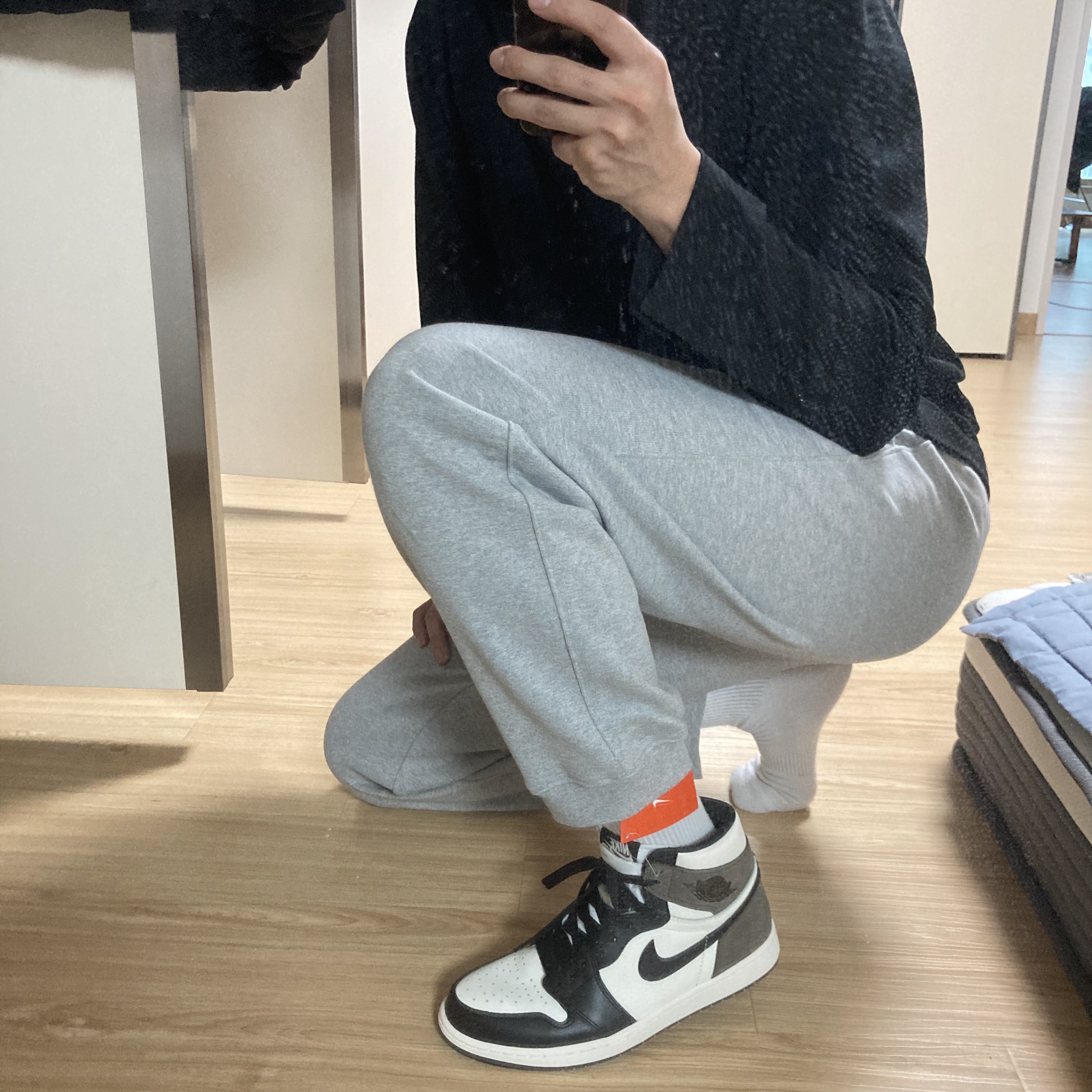 Jordan 1 Retro High OG Black Mocha 착용 스타일
