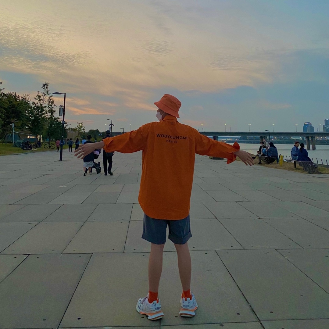 Balenciaga Track Sneakers White Orange 2019 착용 스타일