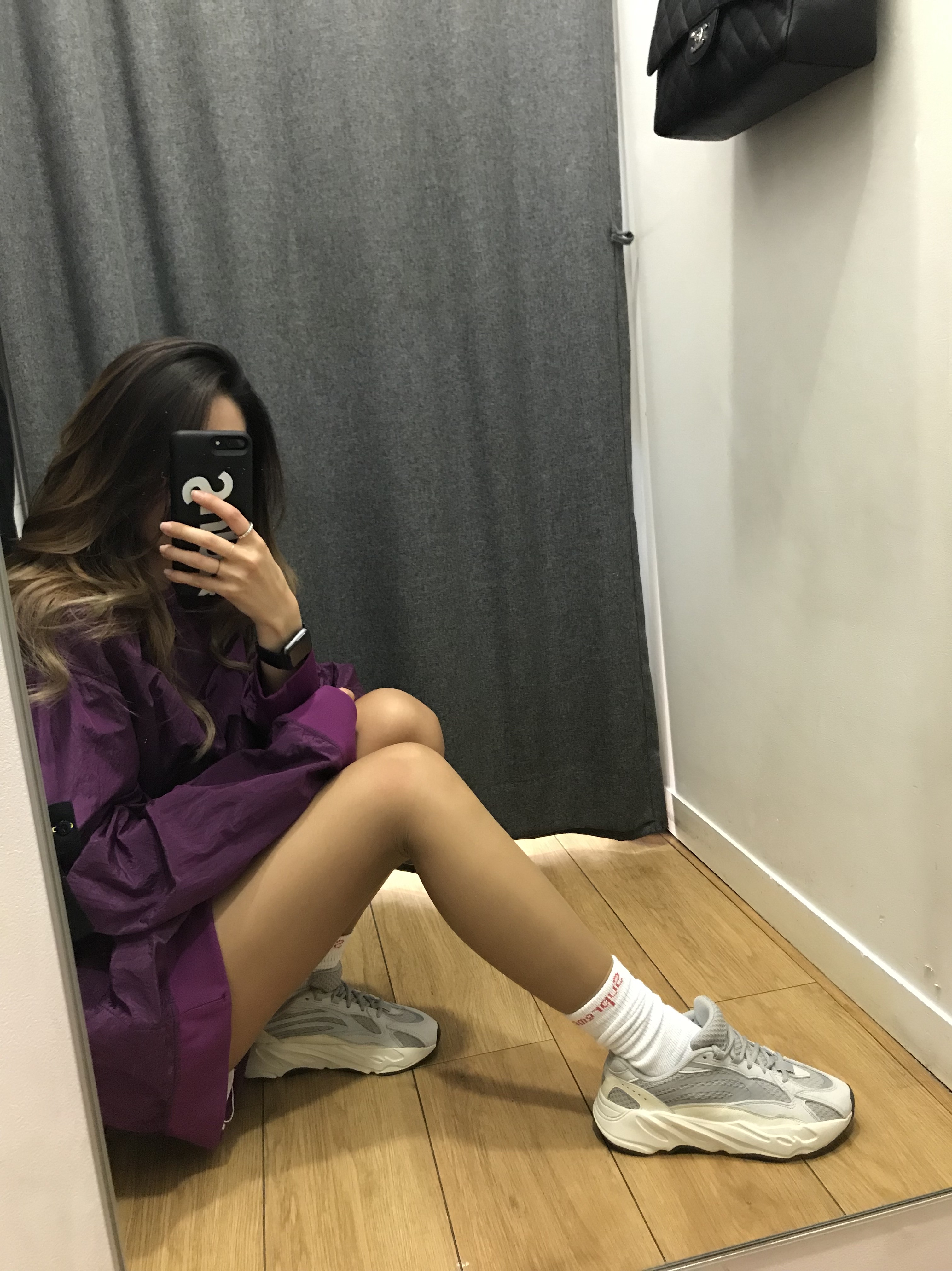 Adidas Yeezy Boost 700 V2 Static 2018 착용 스타일 - 1