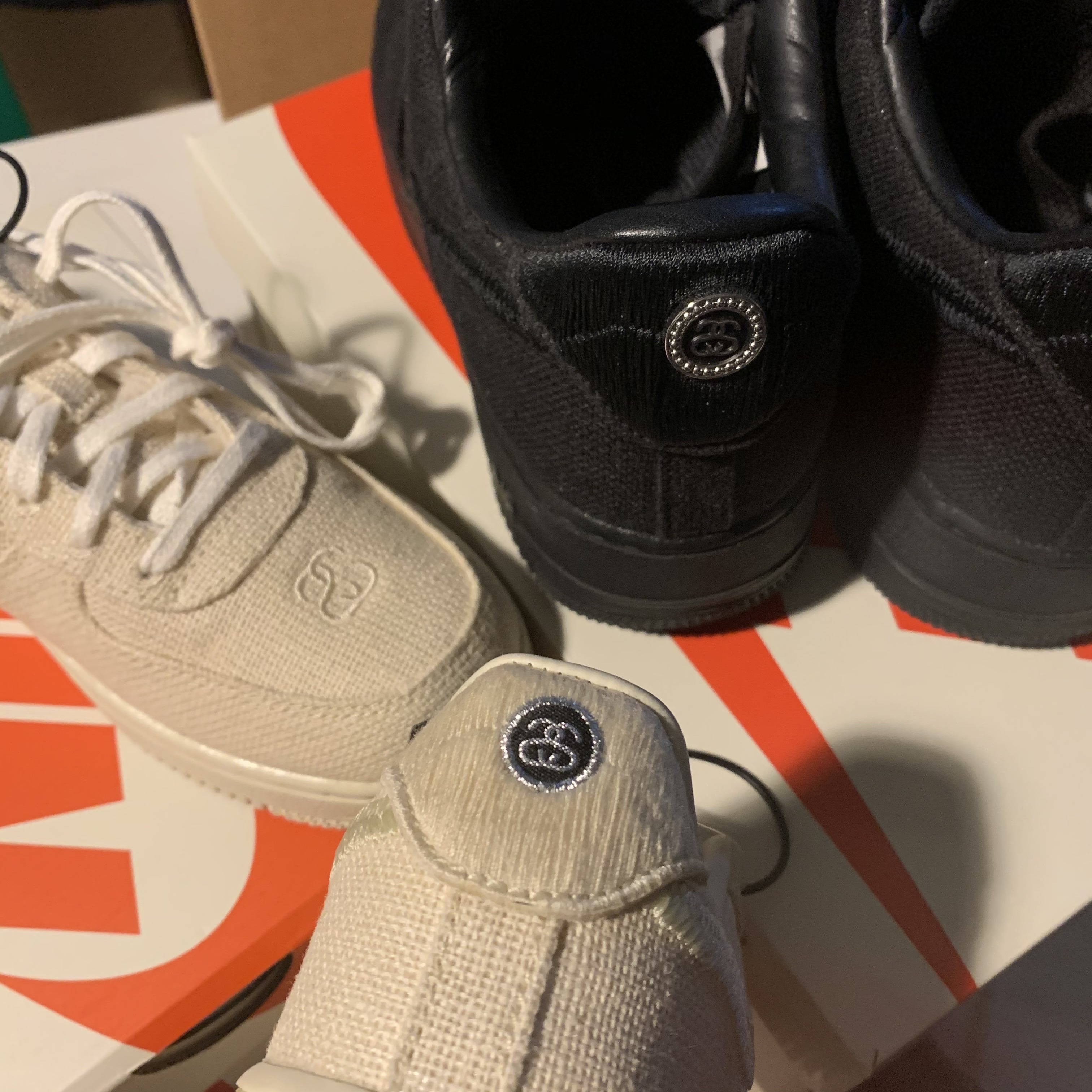 (PS) Nike x Stussy Force 1 Low Fossil, Nike x Stussy Air Force 1 Low Triple Black 착용 스타일 - 4