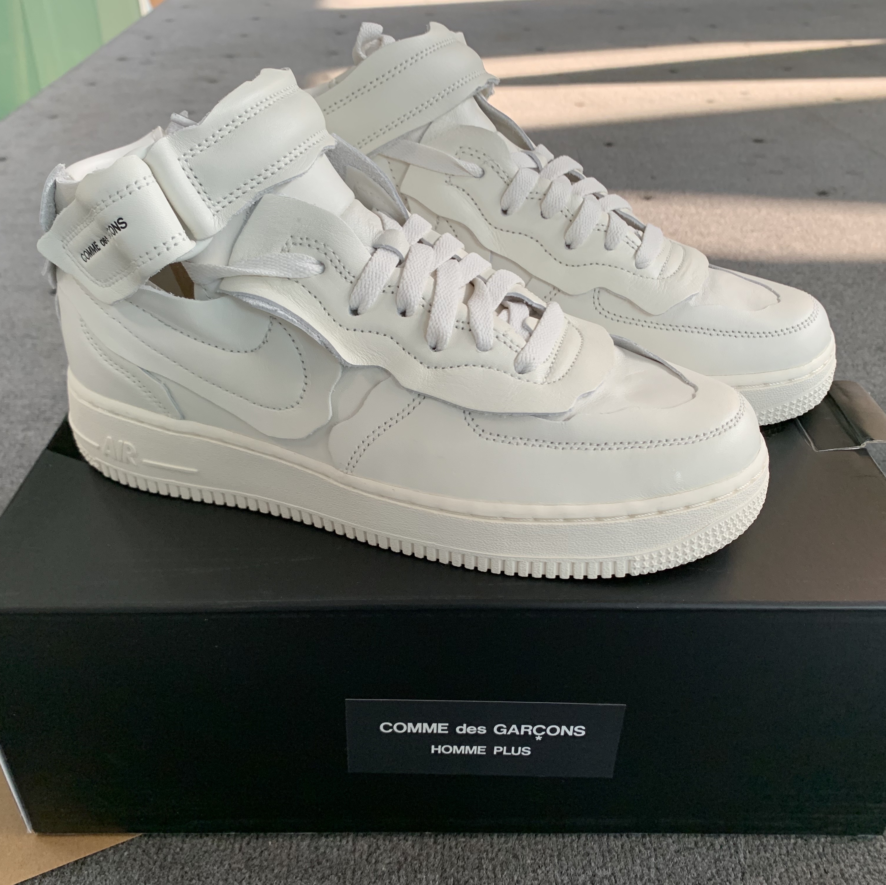 Nike x Comme des Garcons Homme Plus Air Force Mid White 착용 스타일