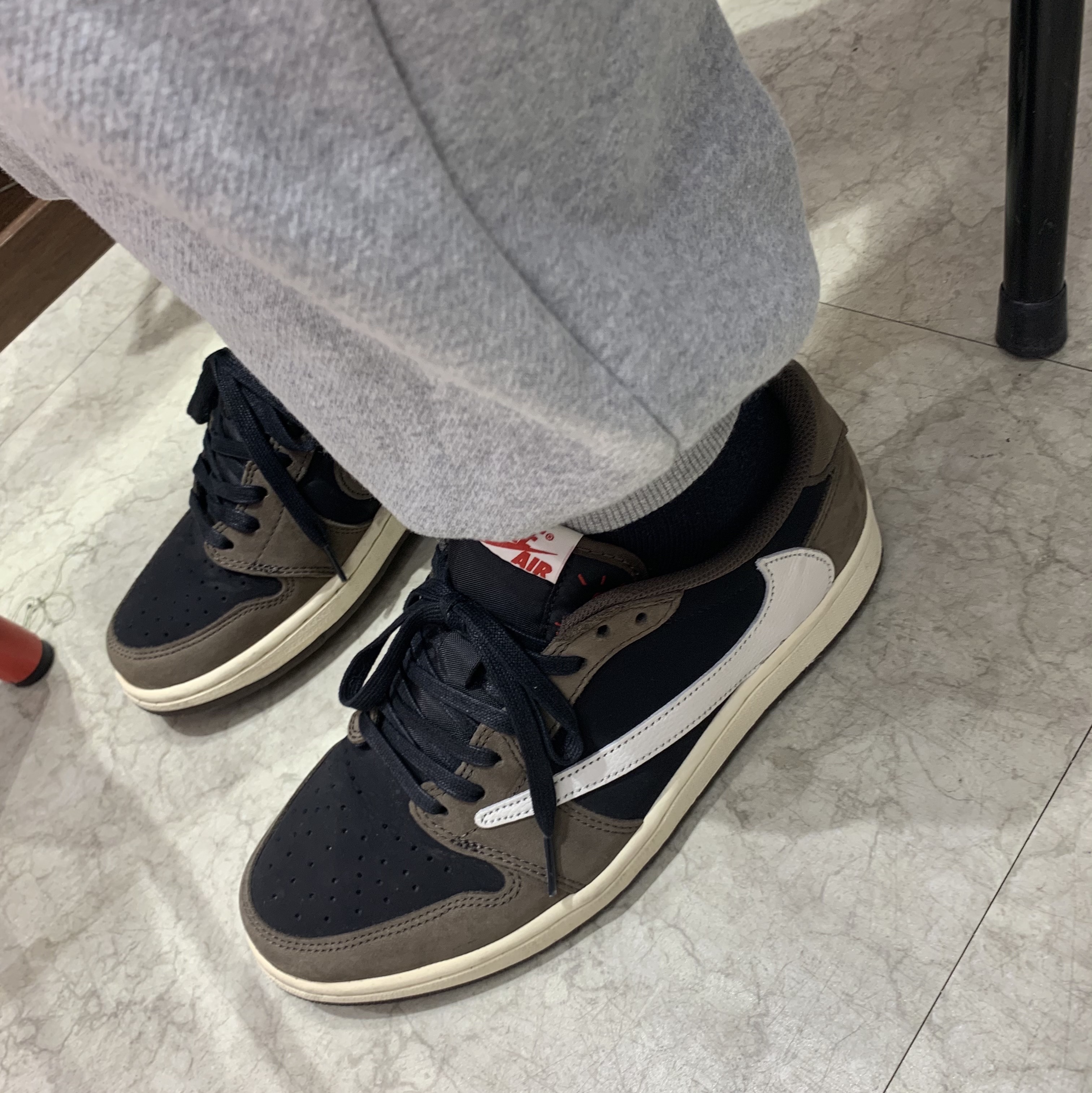Jordan 1 x Travis Scott Retro Low OG SP Mocha 착용 스타일