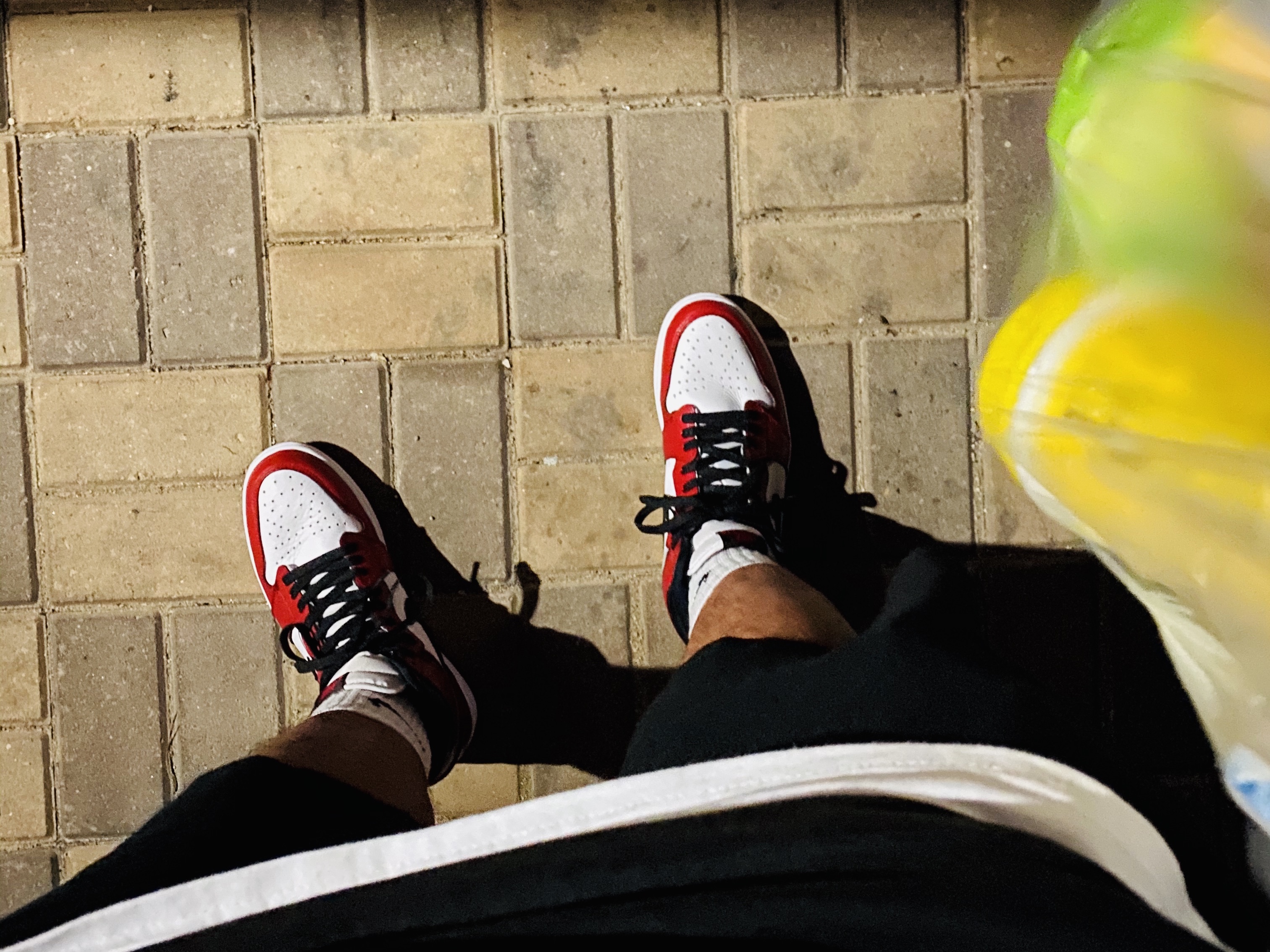 Jordan 1 Retro High OG Bloodline 착용 스타일 - 1