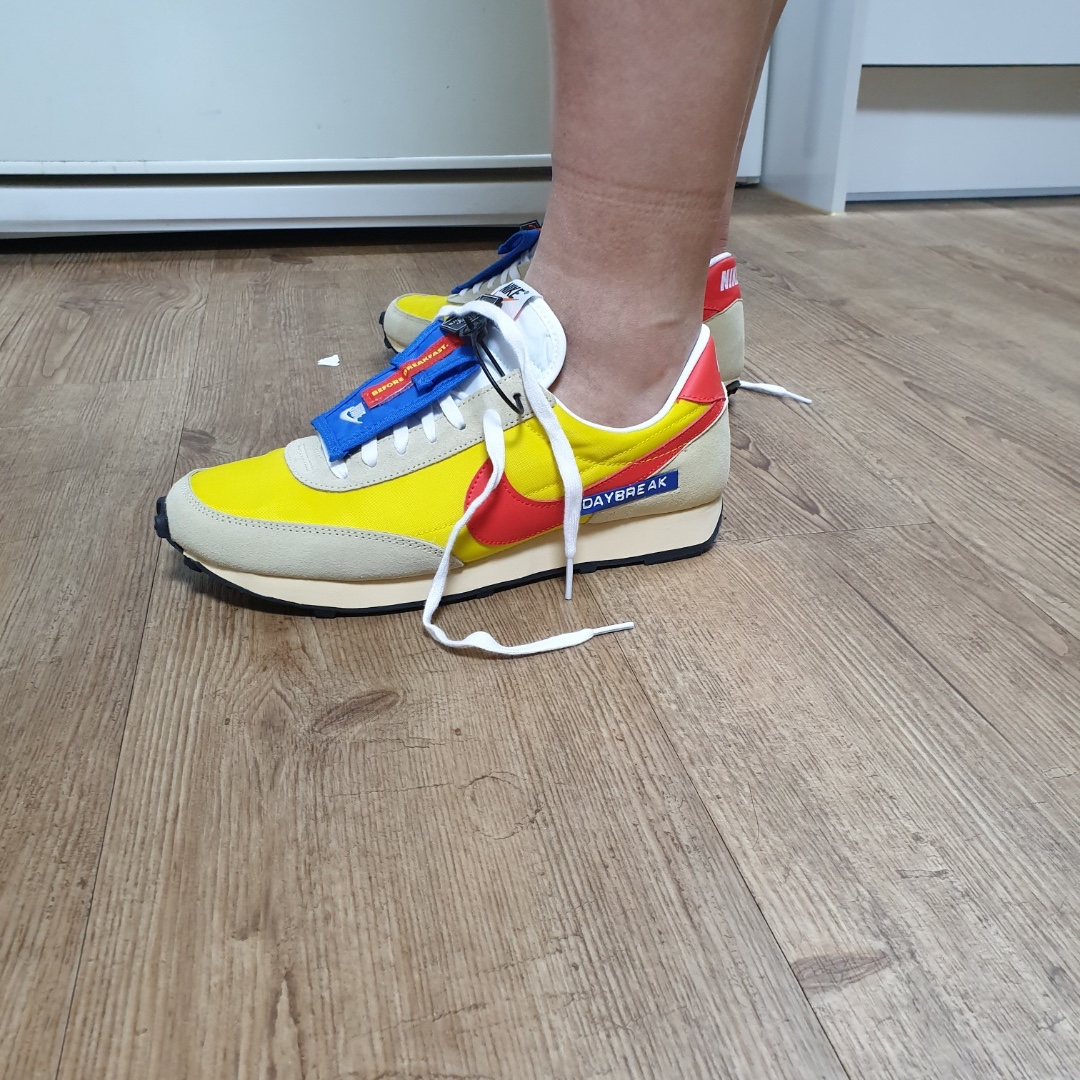 (W) Nike Daybreak BRS Speed Yellow 착용 스타일 - 2