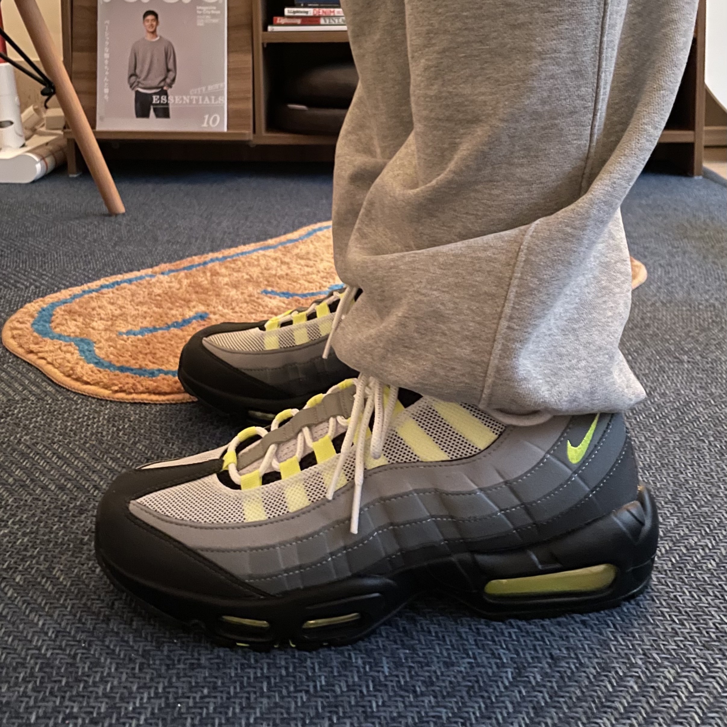 Nike Air Max 95 OG Neon Yellow 2020 착용 스타일 - 3