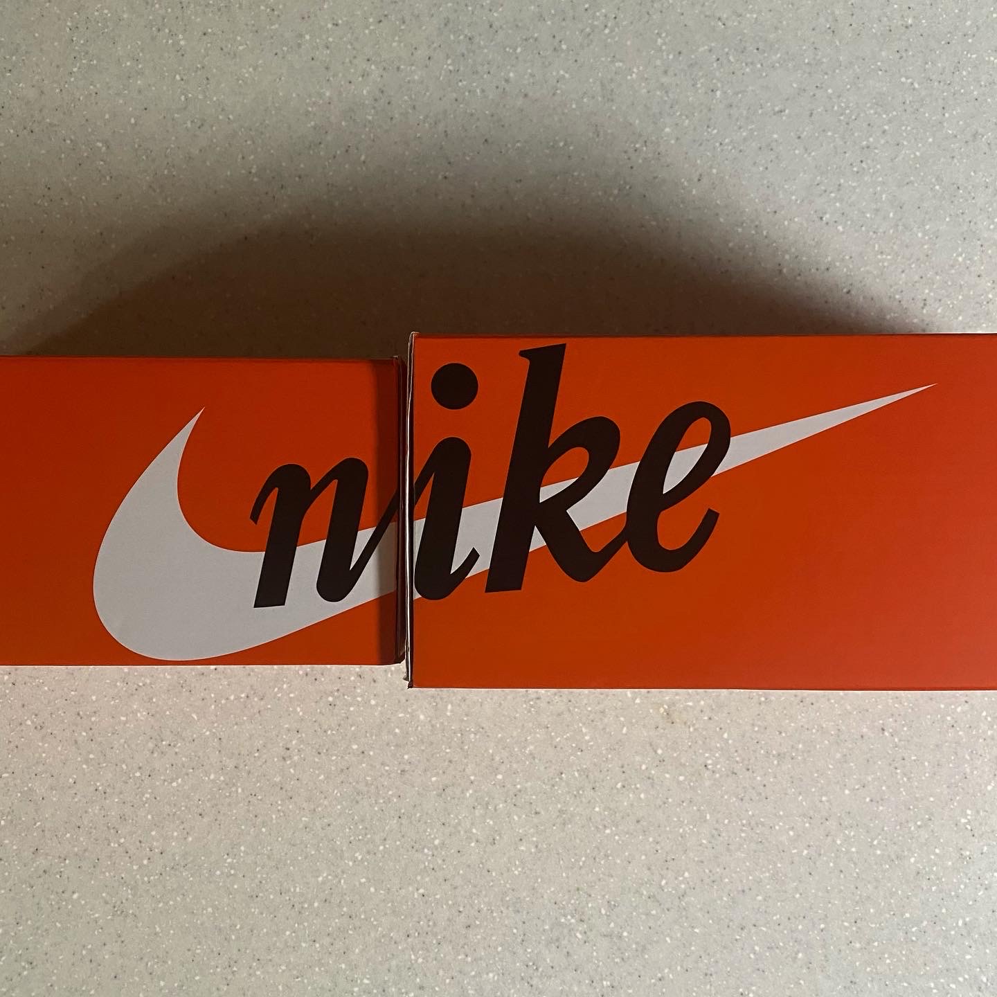 Nike x Sacai VaporWaffle String & Black Villain Red 착용 스타일 - 3