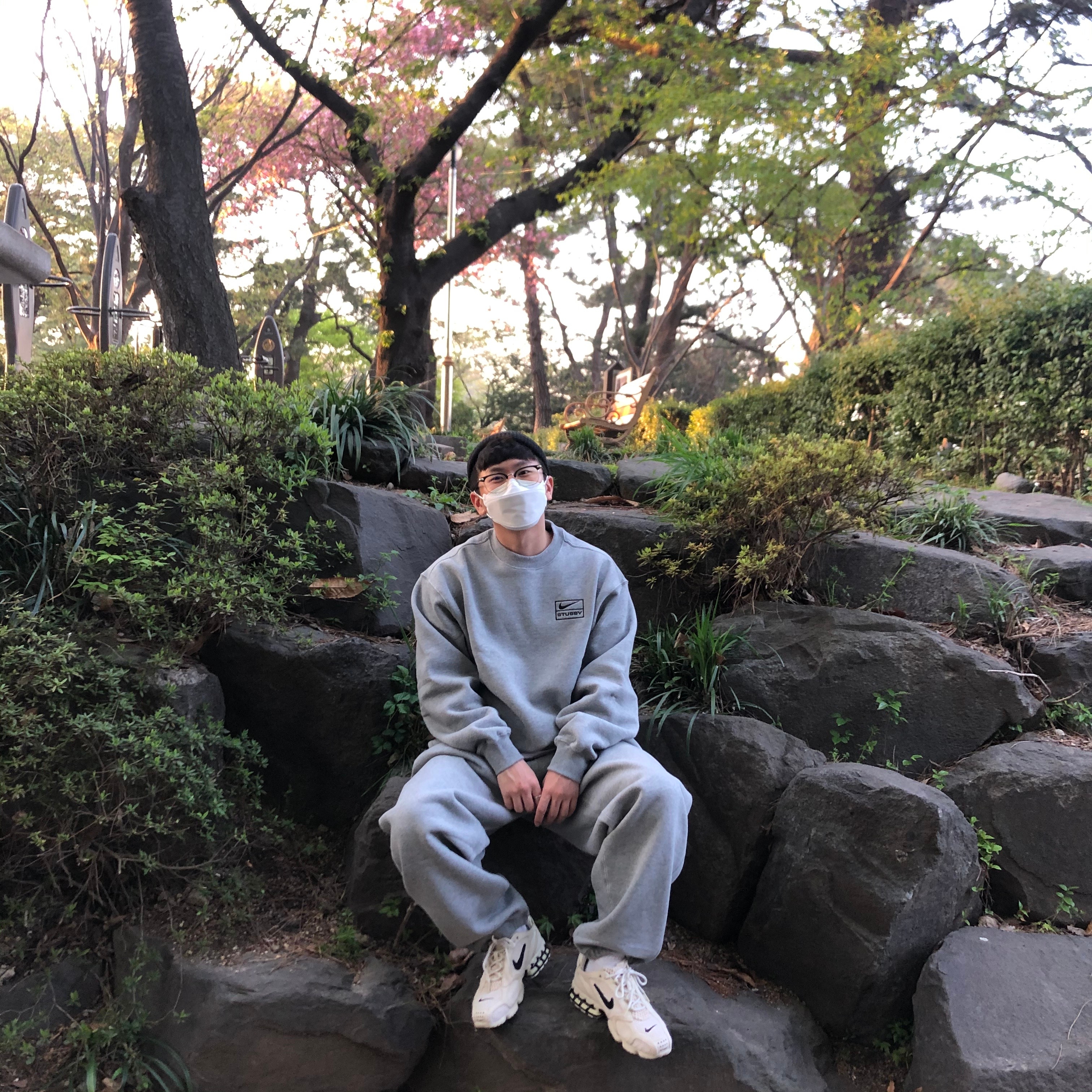 Nike x Stussy Air Zoom Spiridon Cage 2 Fossil, Nike x Stussy NRG BR Crew Fleece Grey 착용 스타일
