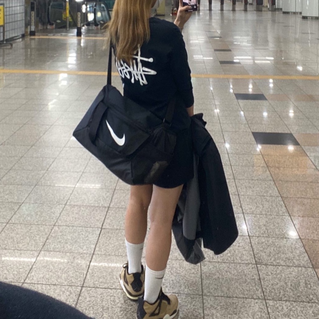 (W) Jordan 4 Retro Fossil 착용 스타일 - 3