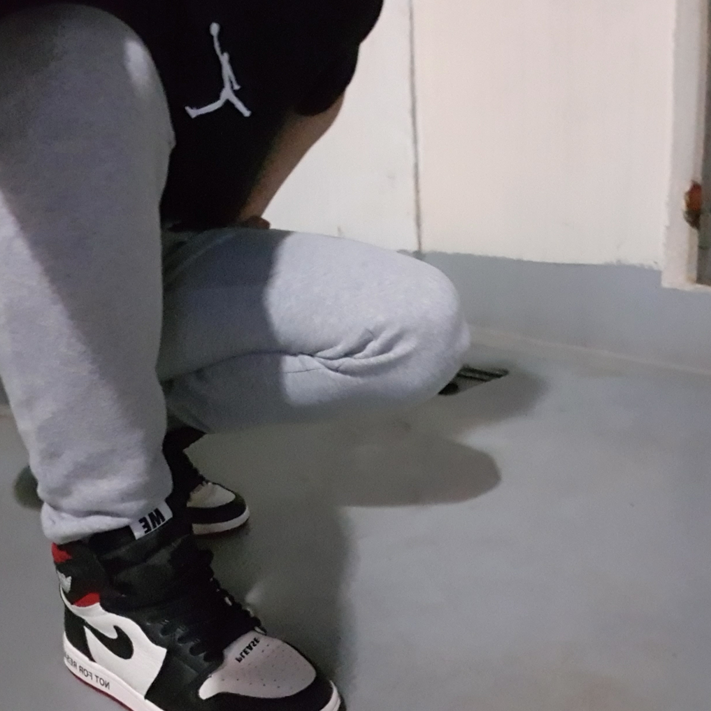 Jordan 1 Retro High Not for Resale Varsity Red 착용 스타일