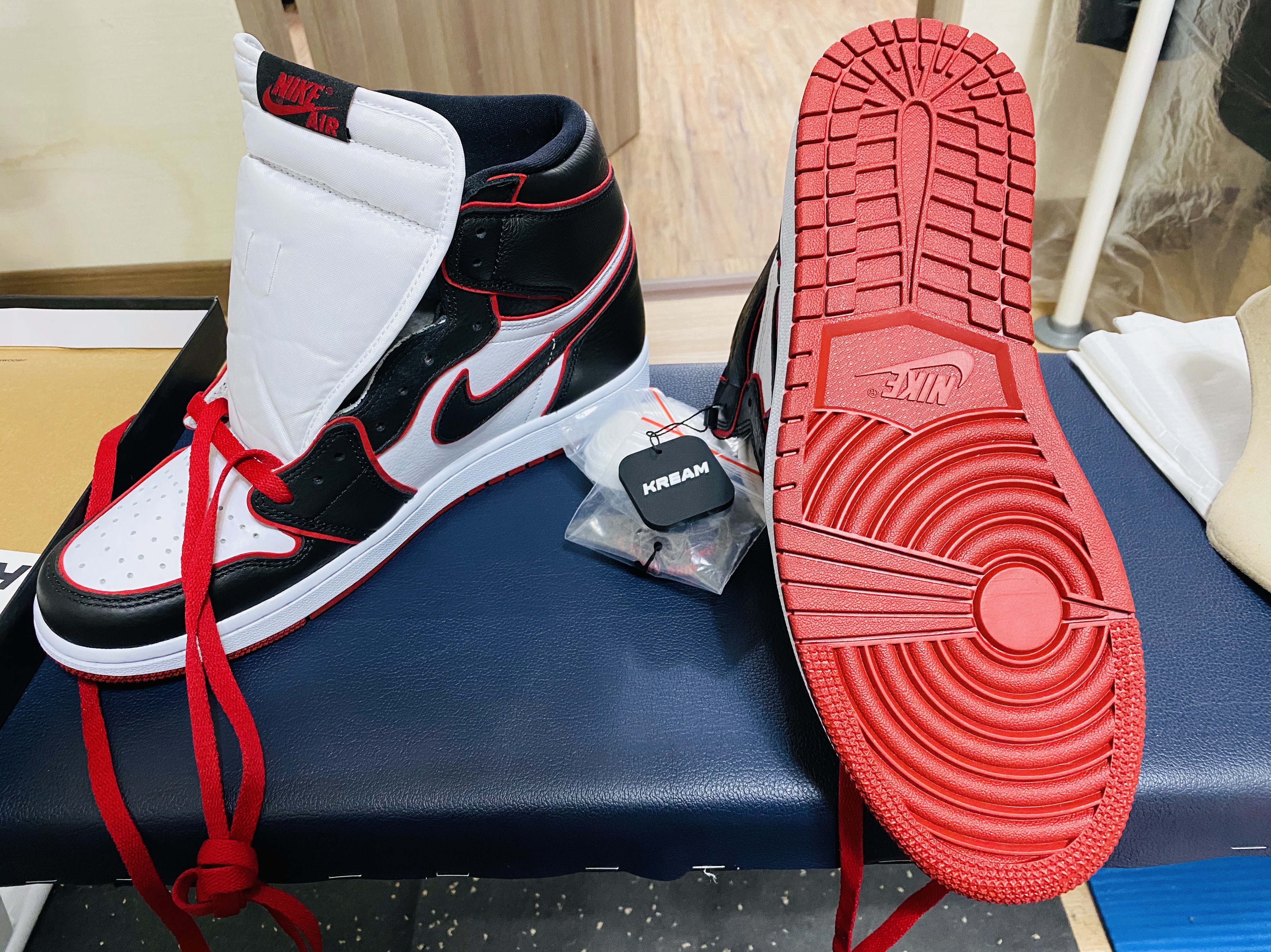 Jordan 1 Retro High OG Bloodline 착용 스타일 - 4