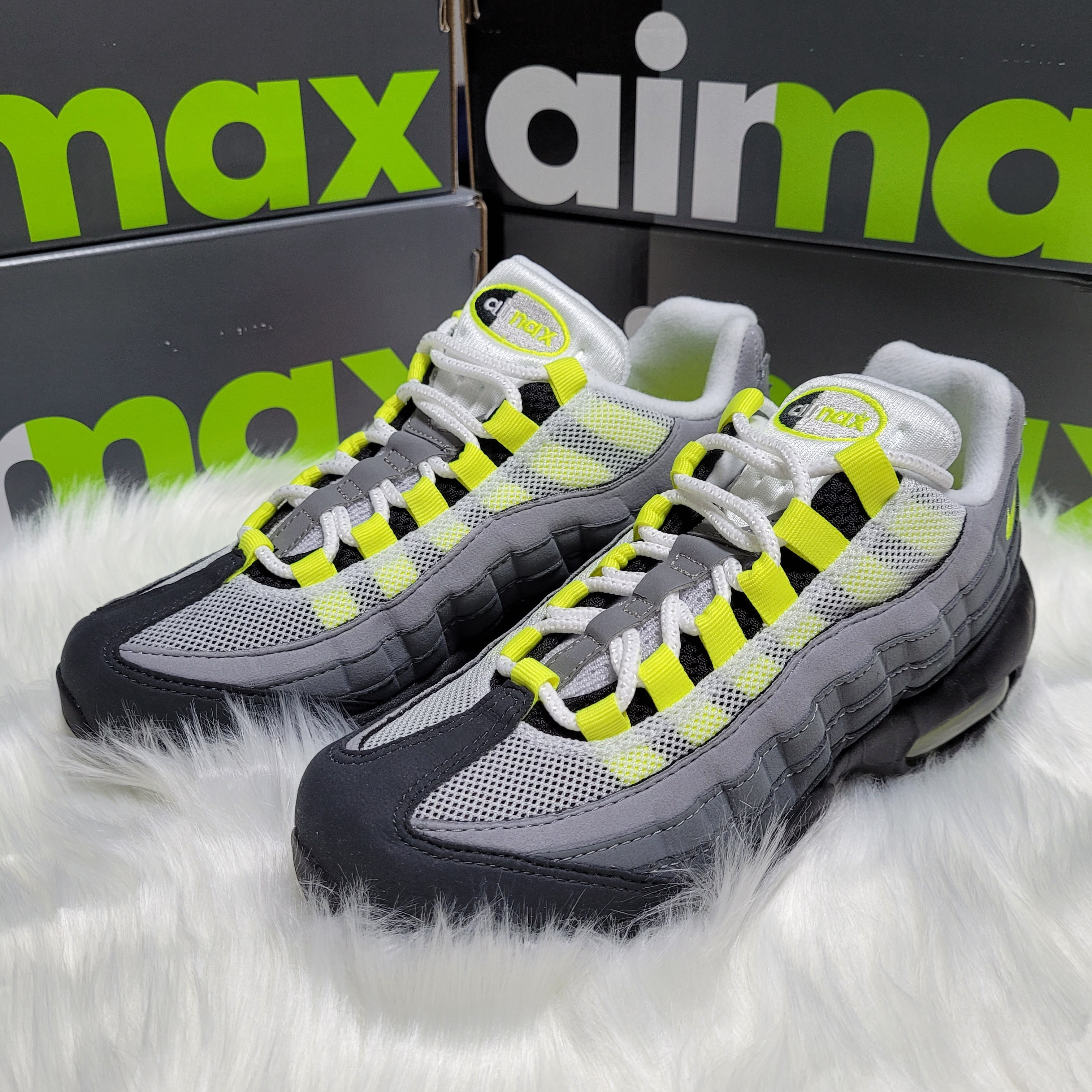 Nike Air Max 95 OG Neon Yellow 2020 착용 스타일