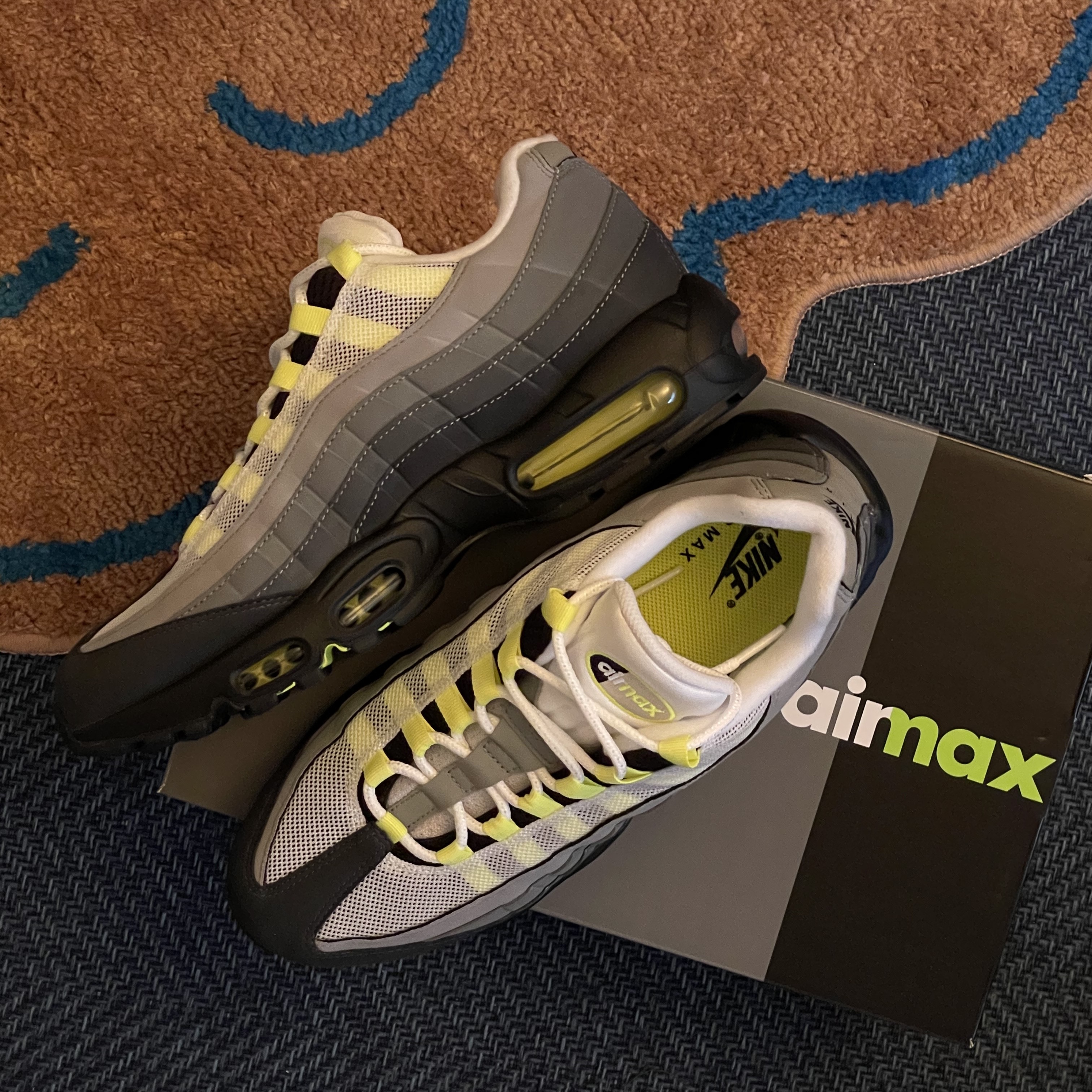 Nike Air Max 95 OG Neon Yellow 2020 착용 스타일 - 1