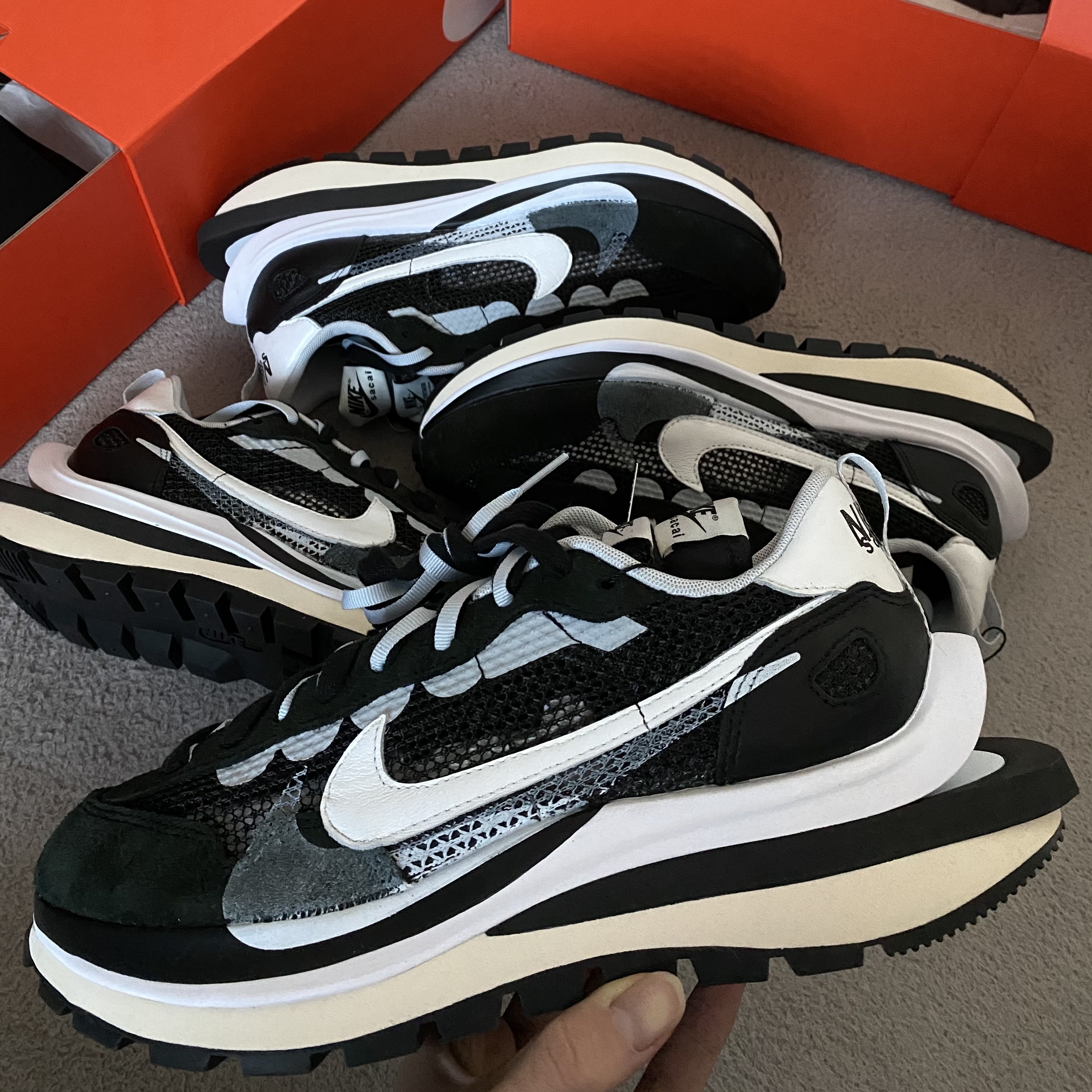 Nike x Sacai VaporWaffle Black White 착용 스타일