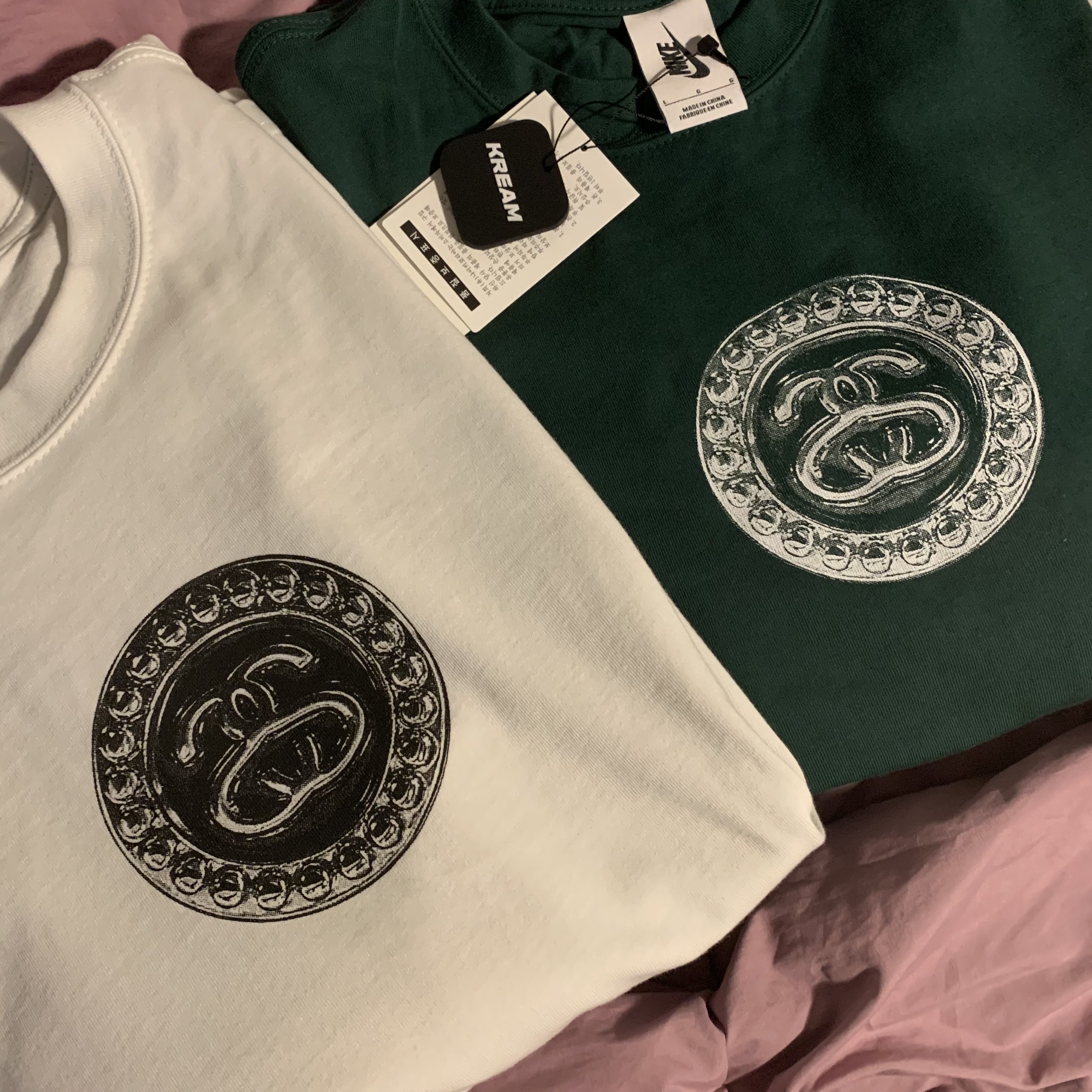 Nike x Stussy Big Swoosh LS T-Shirt Green - Asia, Nike x Stussy Big Swoosh LS T-Shirt White - Asia 착용 스타일
