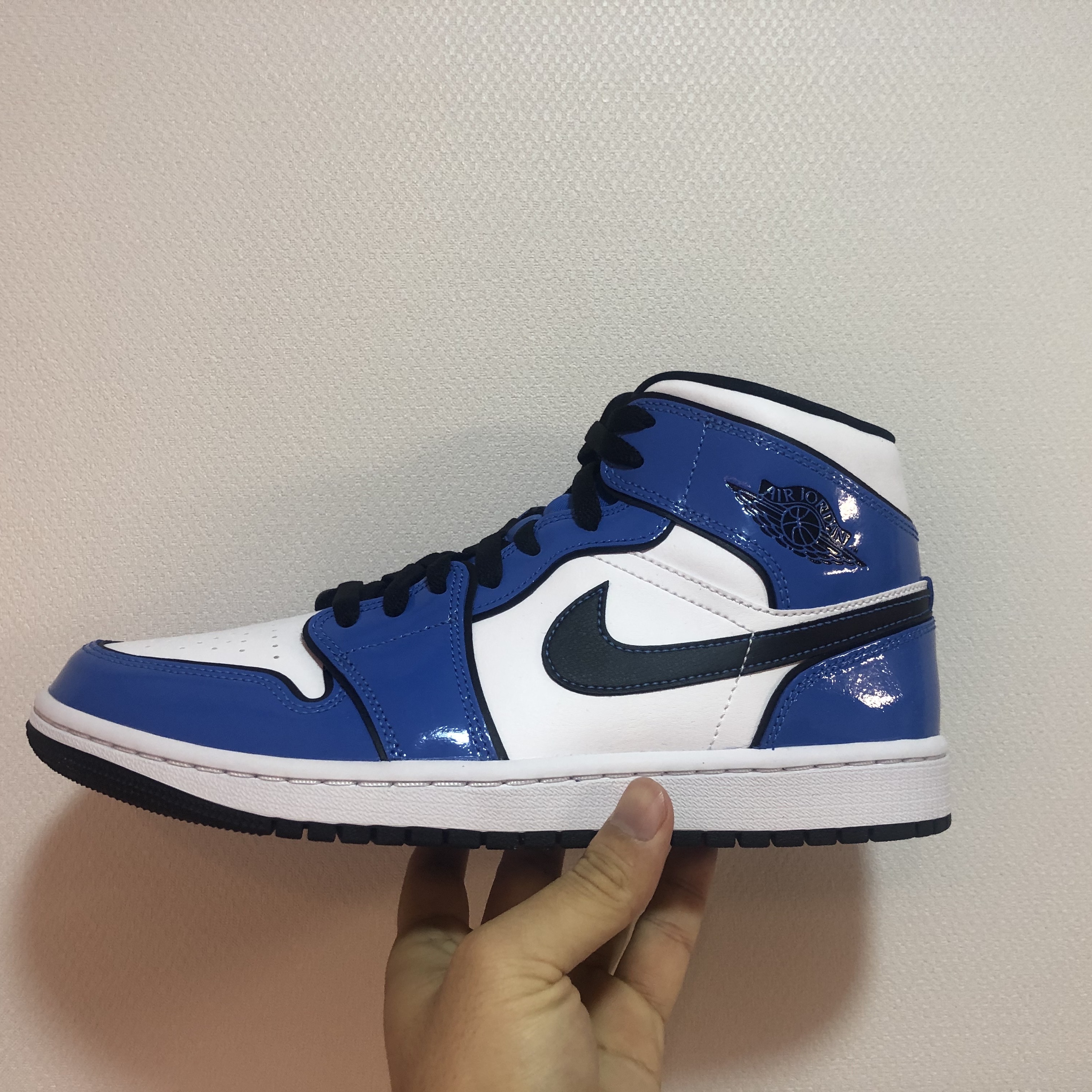 Jordan 1 Mid SE Signal Blue 착용 스타일