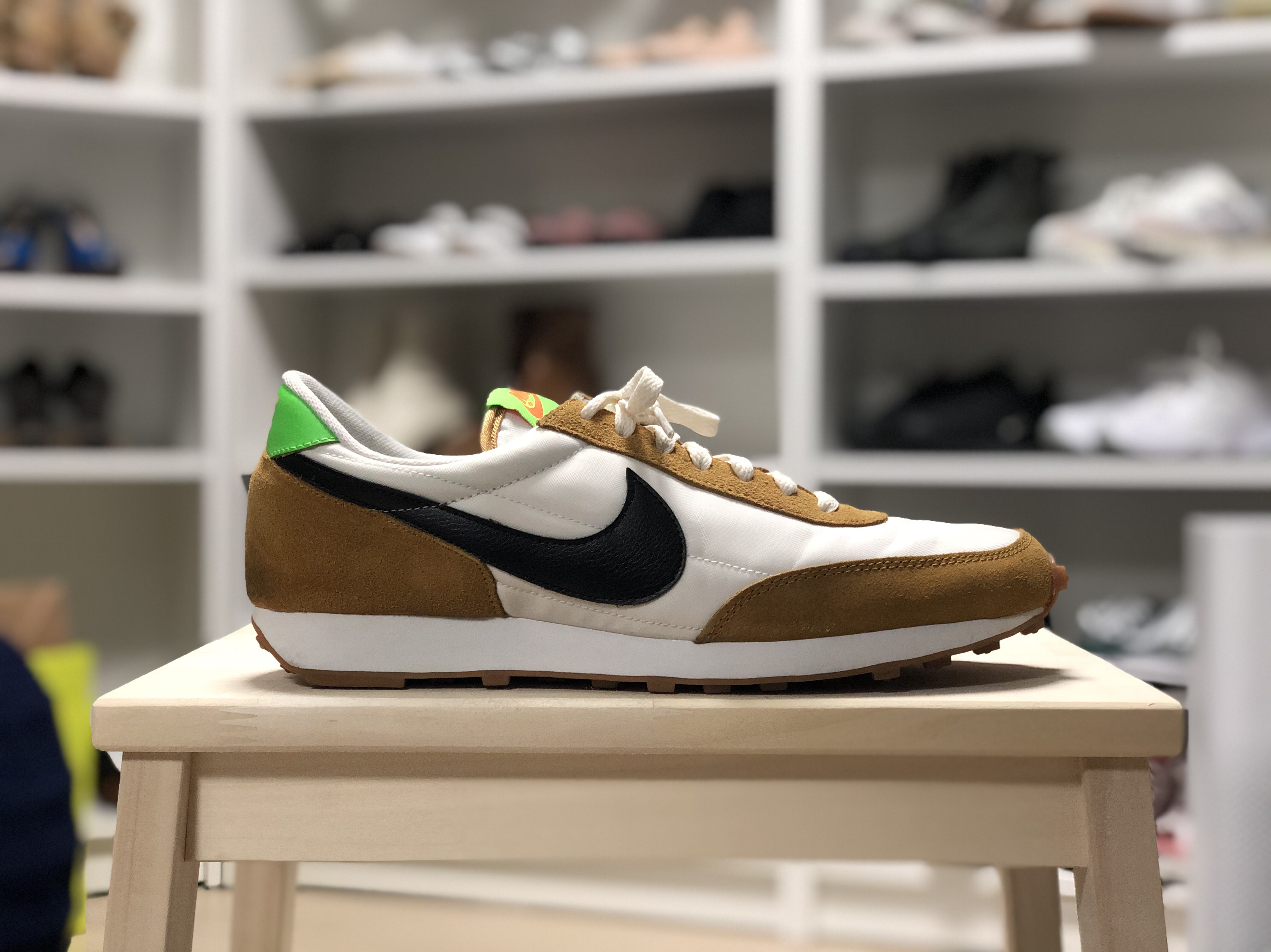 (W) Nike Daybreak Wheat 착용 스타일 - 1