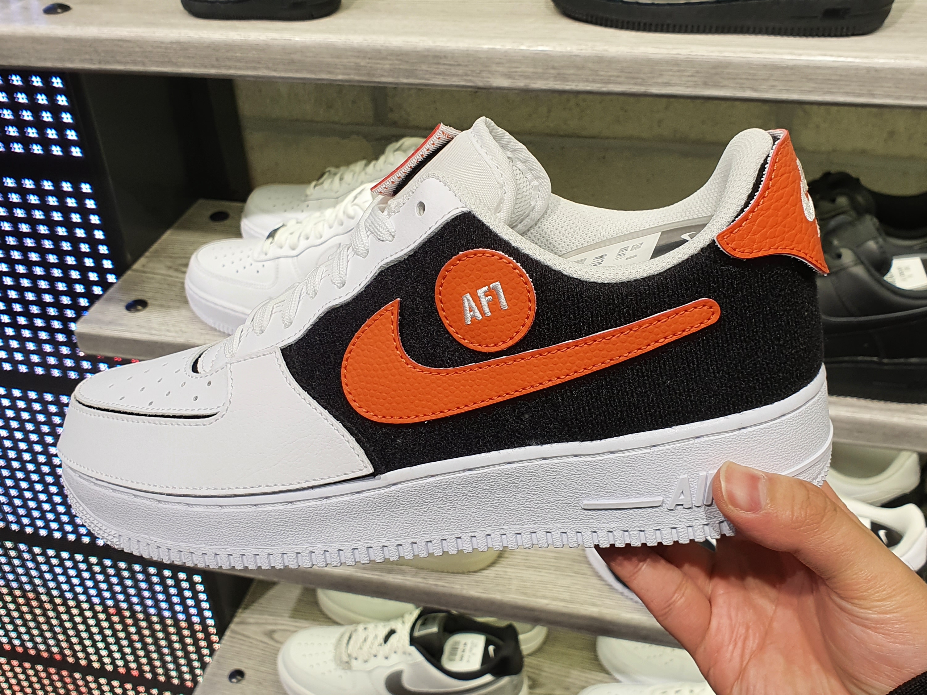 Nike Air Force 1/1 Cosmic Clay 착용 스타일 - 3