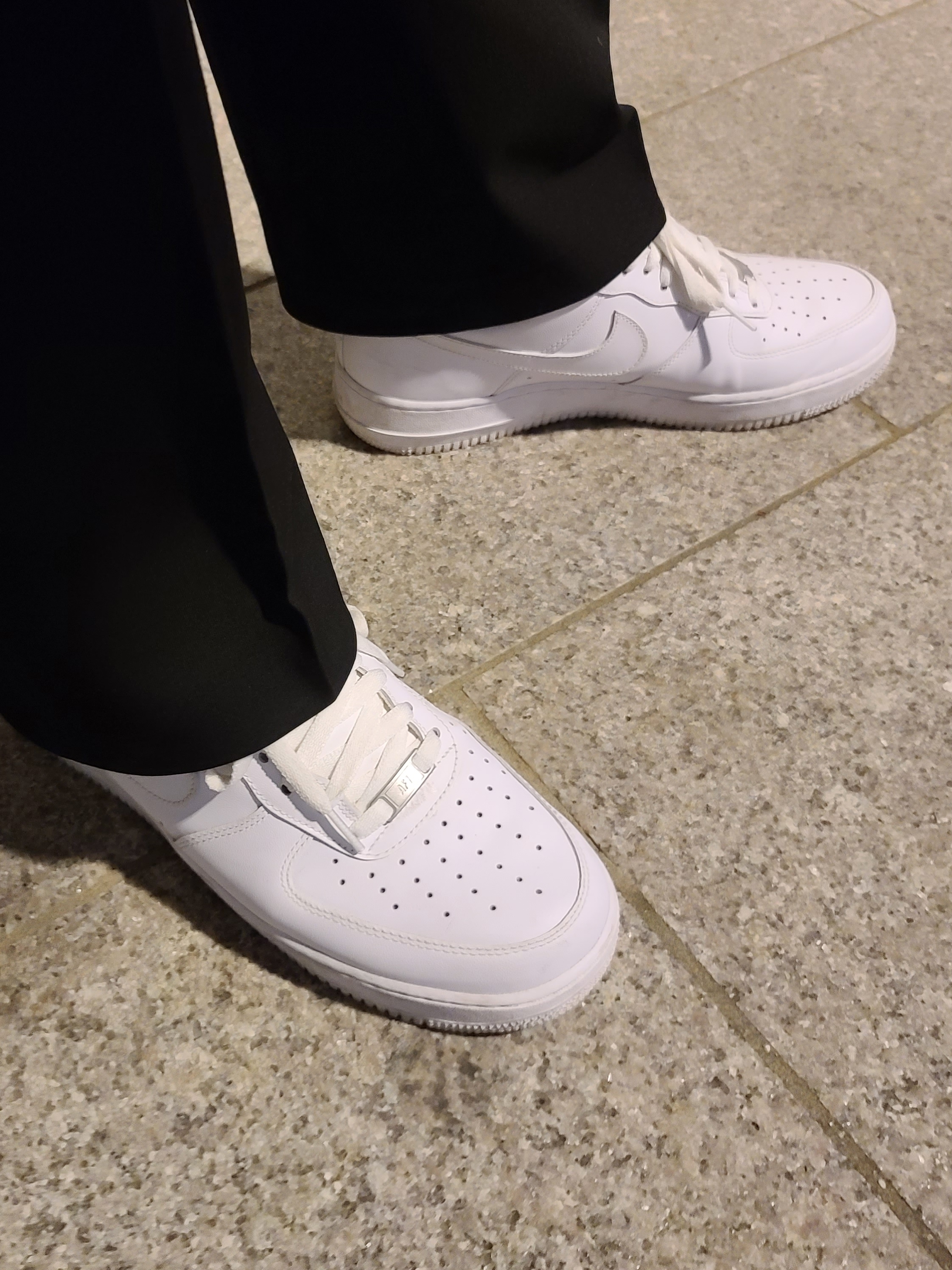 Nike Air Force 1 '07 Low White 착용 스타일 - 2