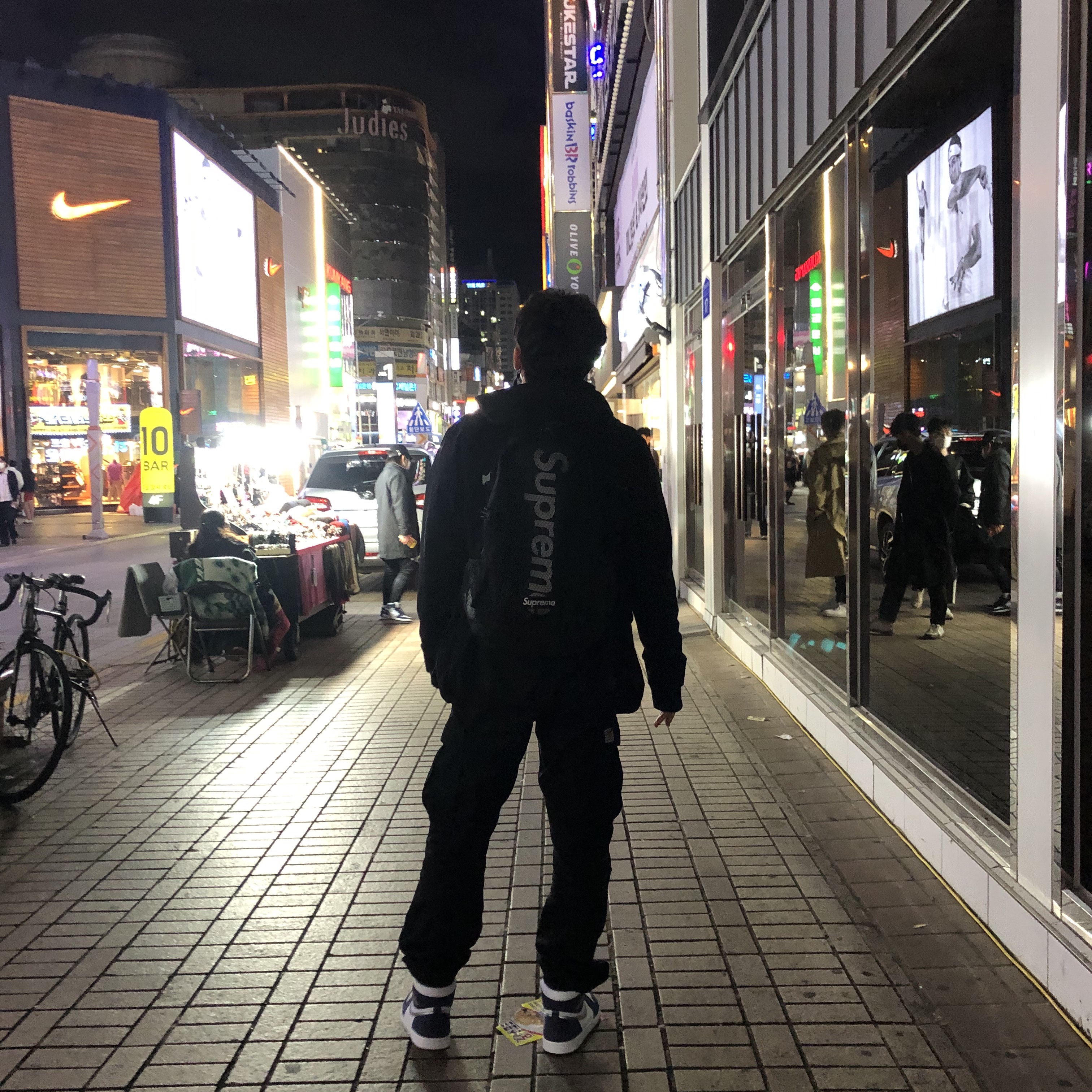 Jordan 1 Retro High OG CO.JP Midnight Navy 착용 스타일 - 2