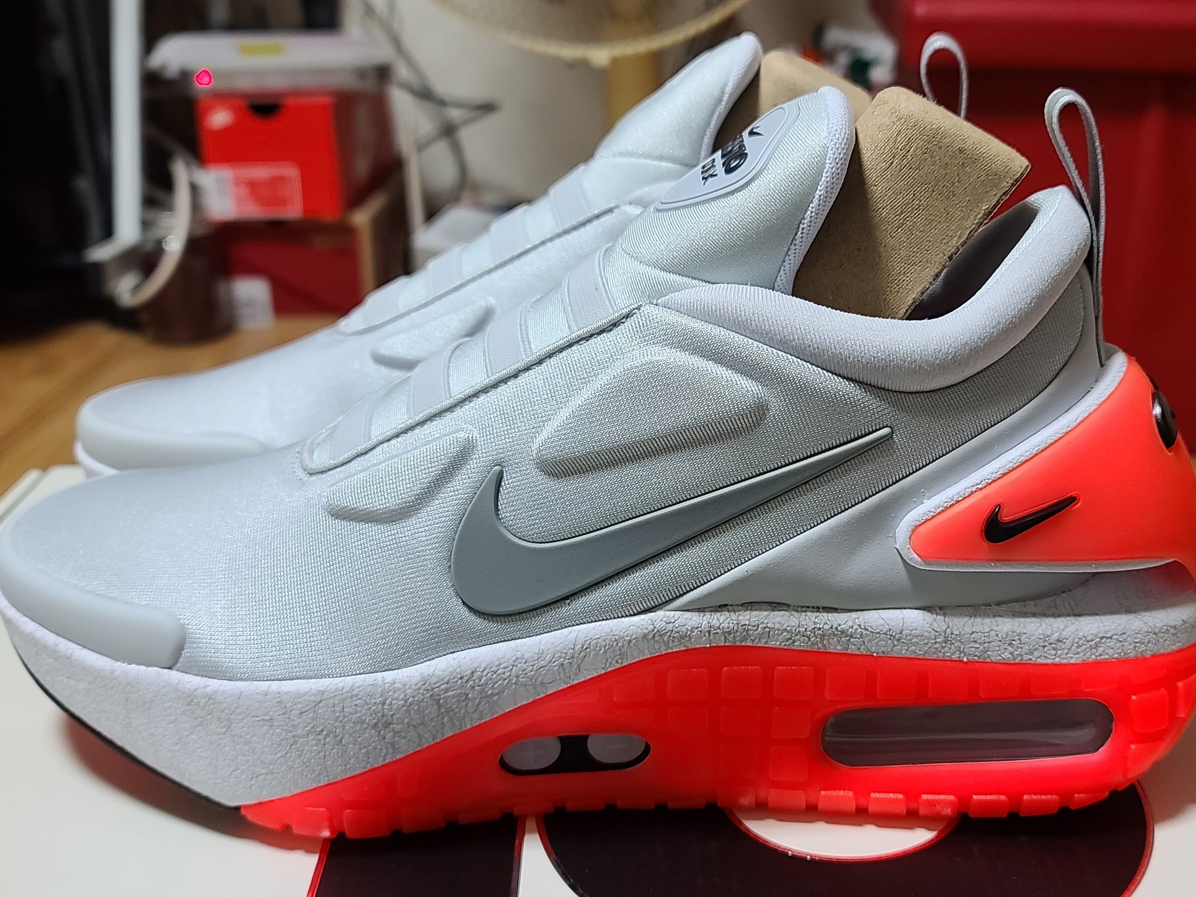 Nike Adapt Auto Max Pure Platinum (KR Charger) 착용 스타일