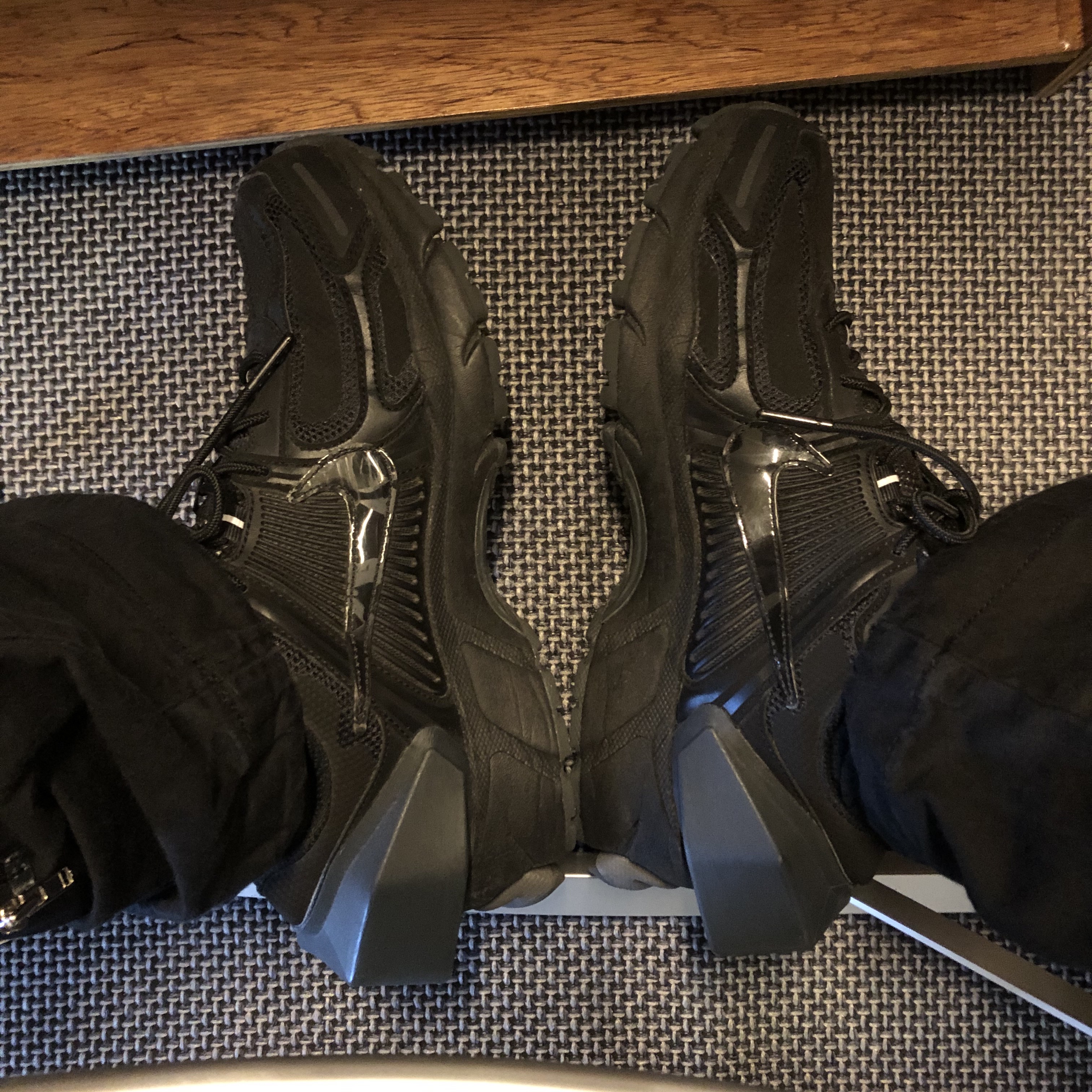 Nike x A-Cold-Wall Zoom Vomero 5 Black 착용 스타일 - 1