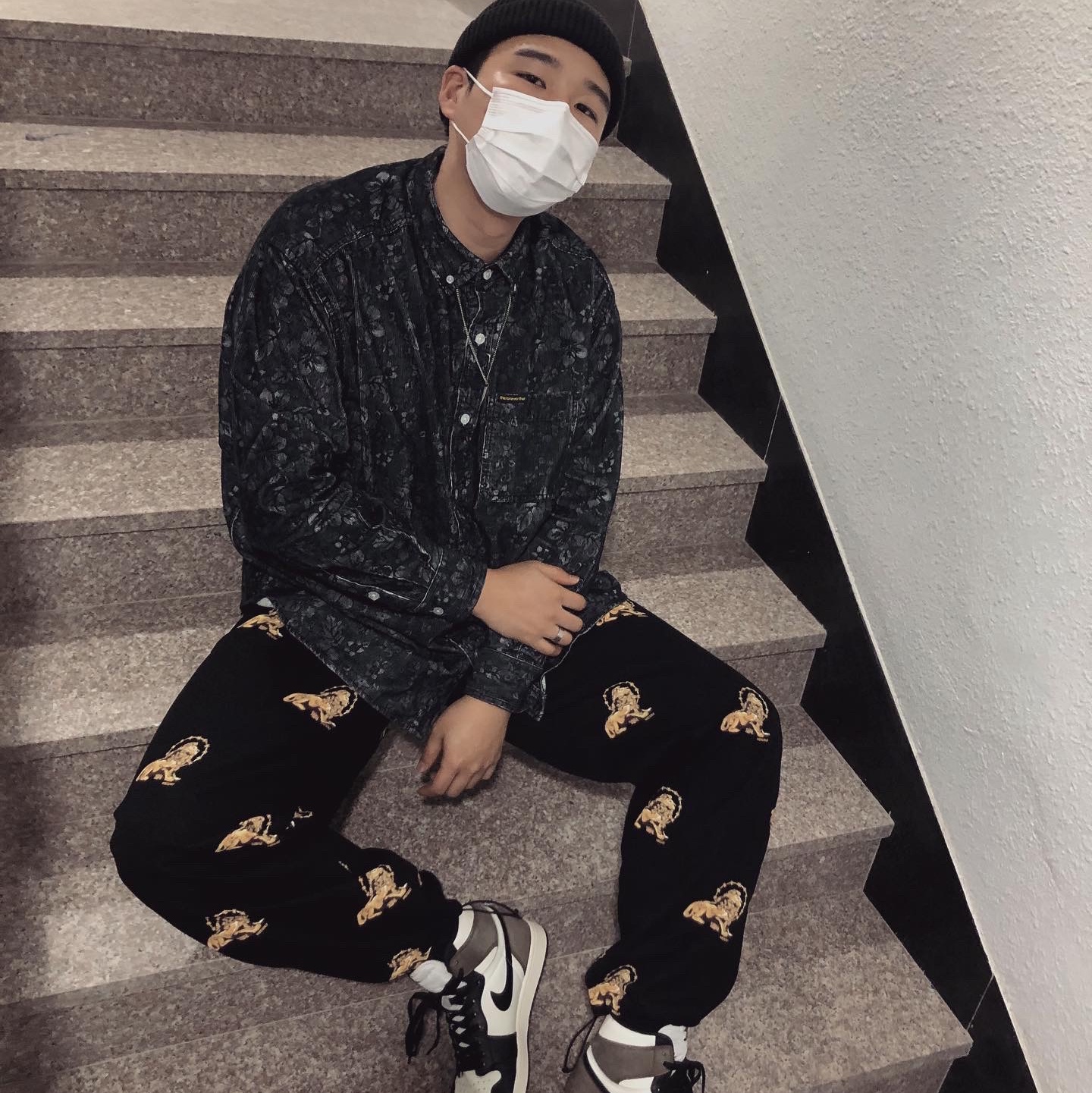 Jordan 1 Retro High OG Black Mocha 착용 스타일