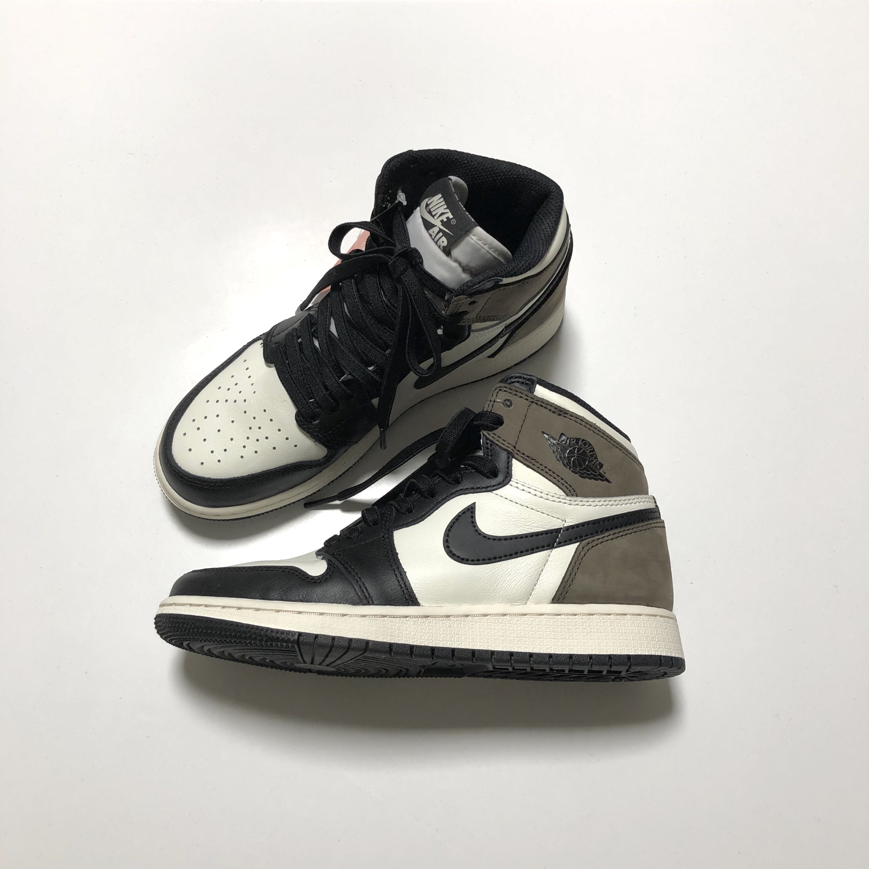 Jordan 1 Retro High OG Black Mocha 착용 스타일