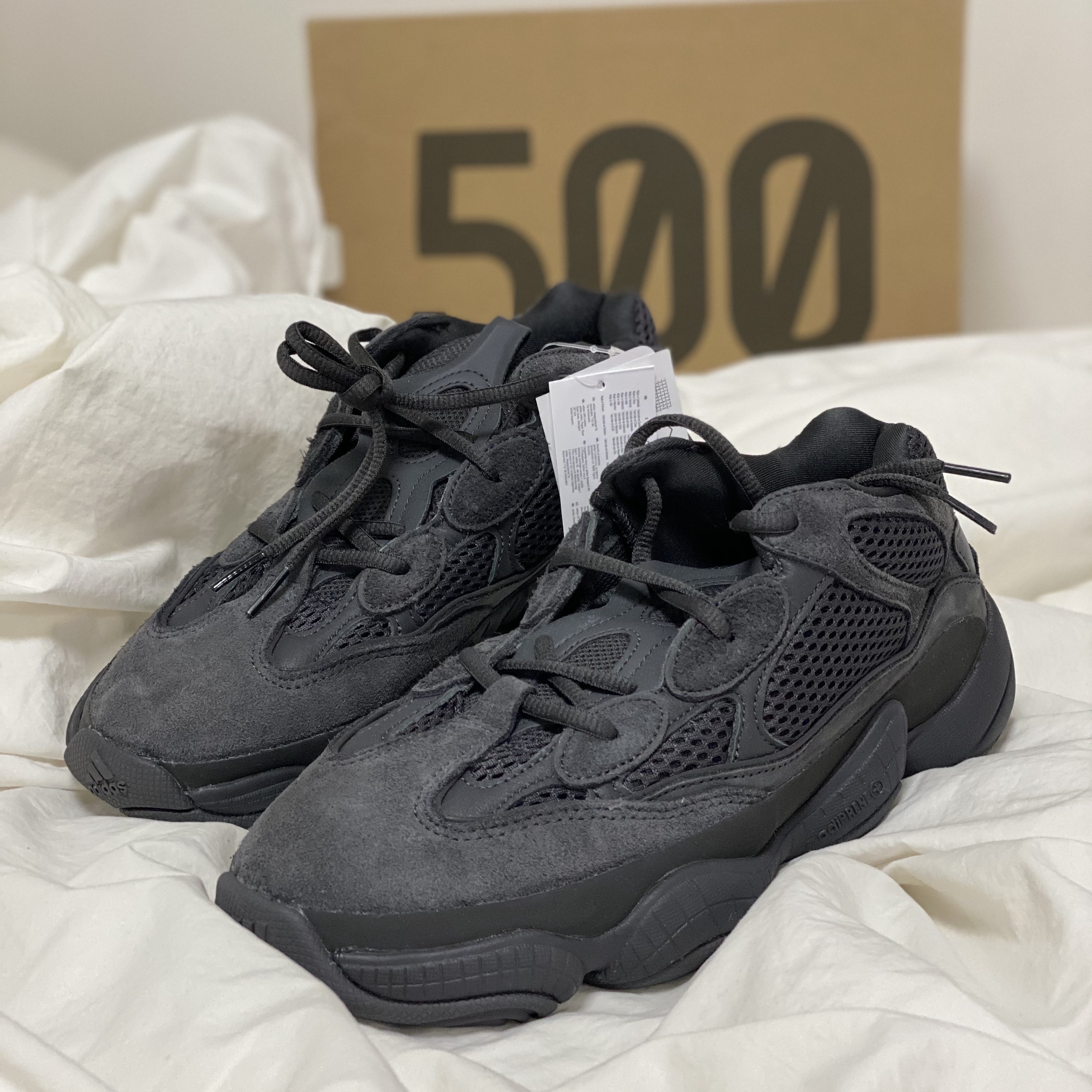 Adidas Yeezy 500 Utility Black 2018/2020 착용 스타일