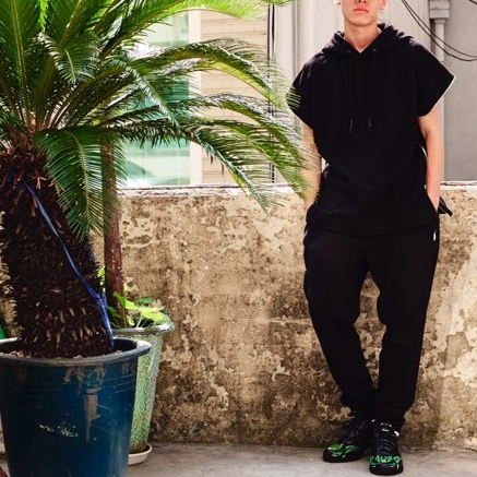 Nike x Supreme Zoom Streak Spectrum Plus Black 착용 스타일