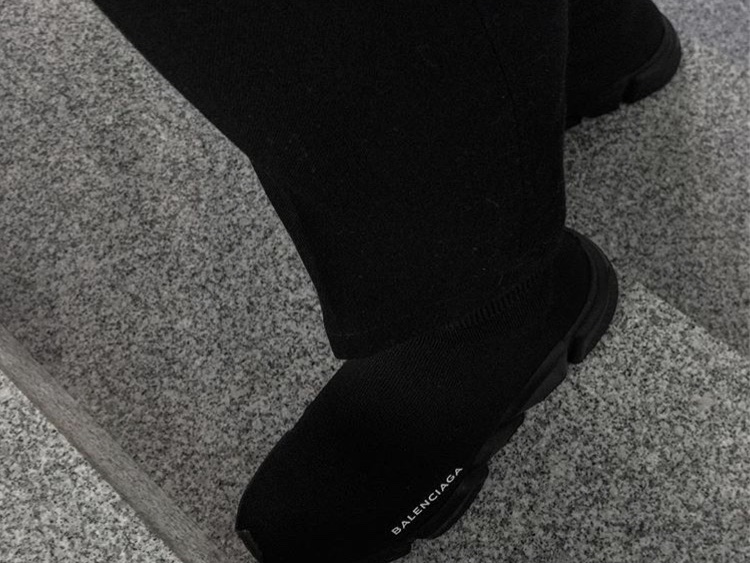 Balenciaga Speed Trainer Black 2018 착용 스타일 - 1