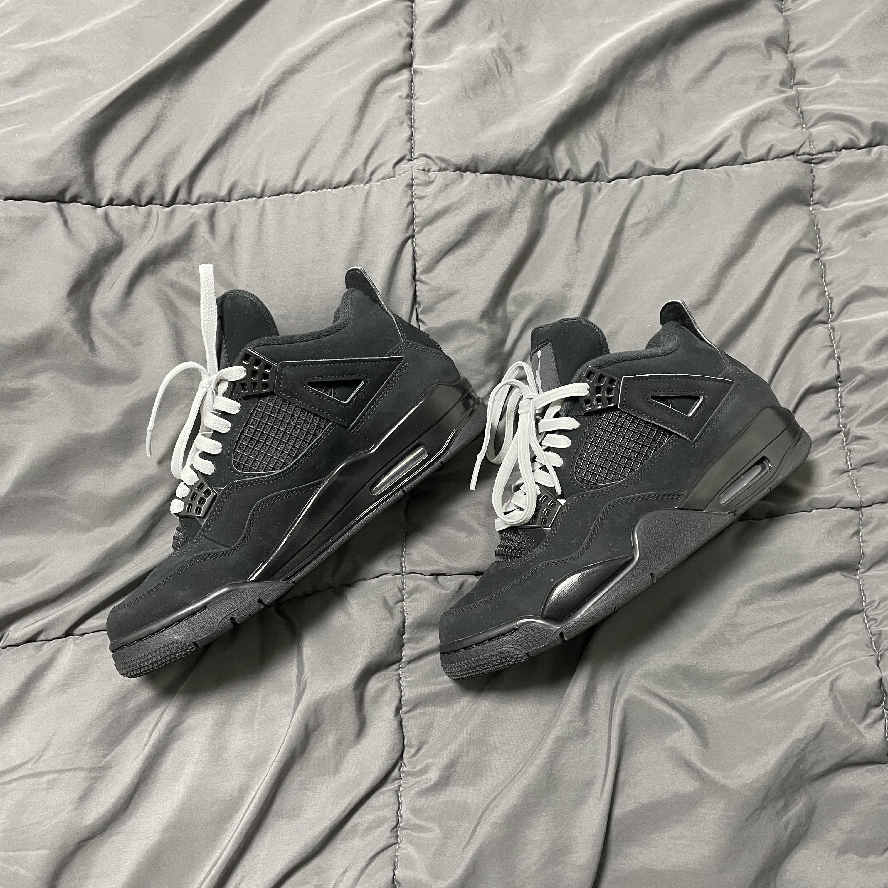 Jordan 4 Retro Black Cat 2020 착용 스타일 - 1