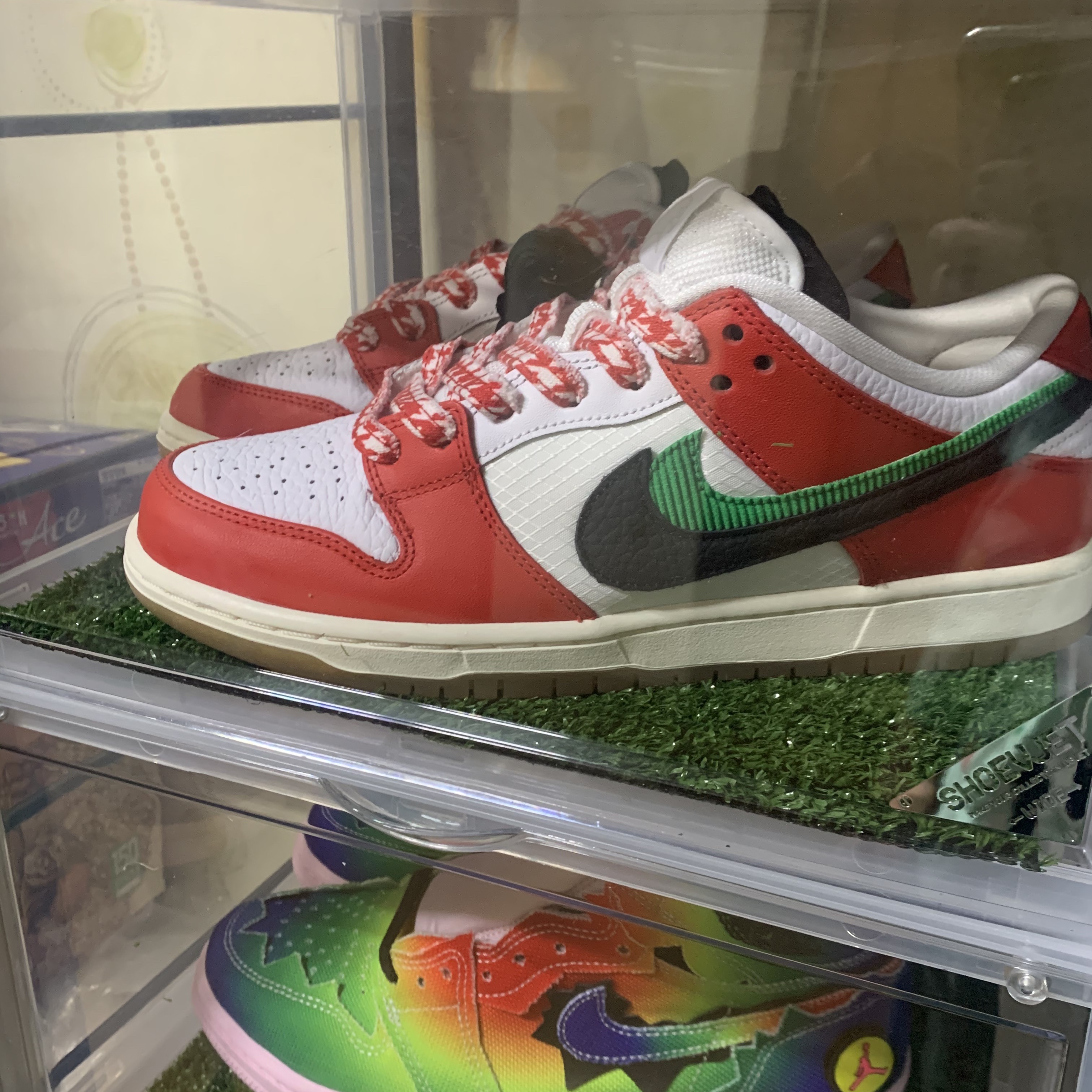 Nike x Frame Skate SB Dunk Low Pro Habibi, Jordan 1 x J Balvin Retro High OG 착용 스타일