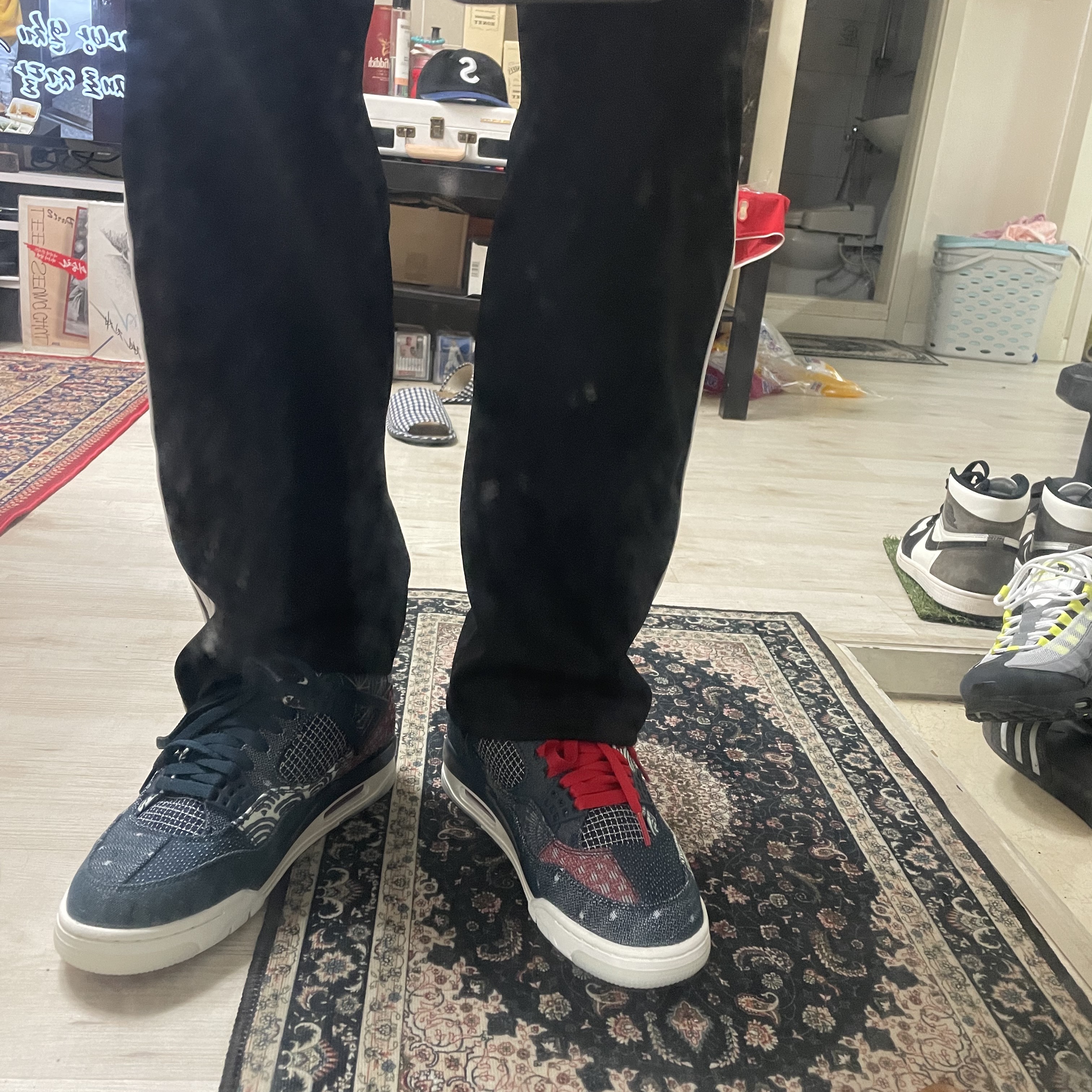 Jordan 4 Retro SE Deep Ocean 착용 스타일 - 1
