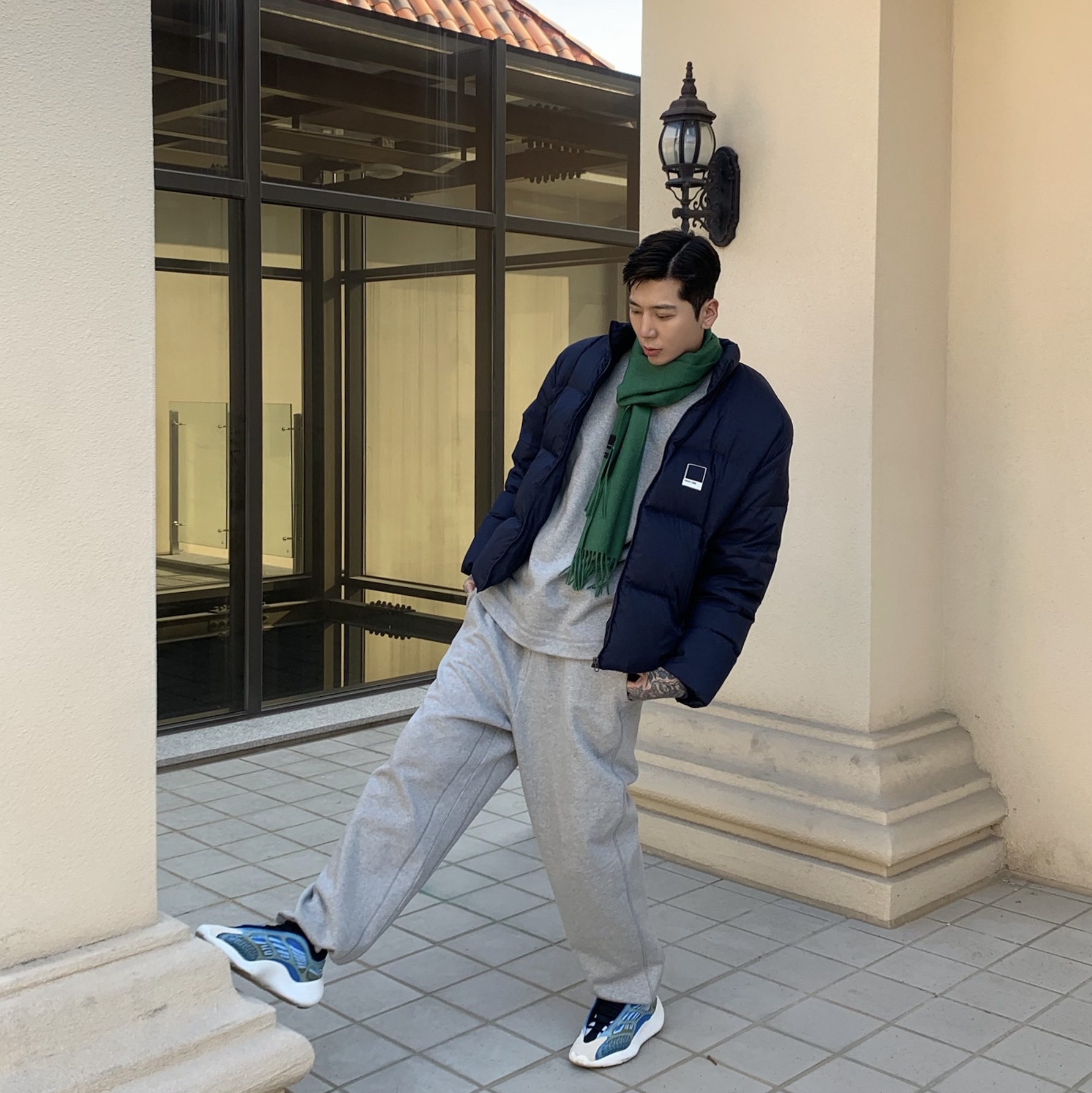 Adidas Yeezy 700 V3 Arzareth 착용 스타일 - 1