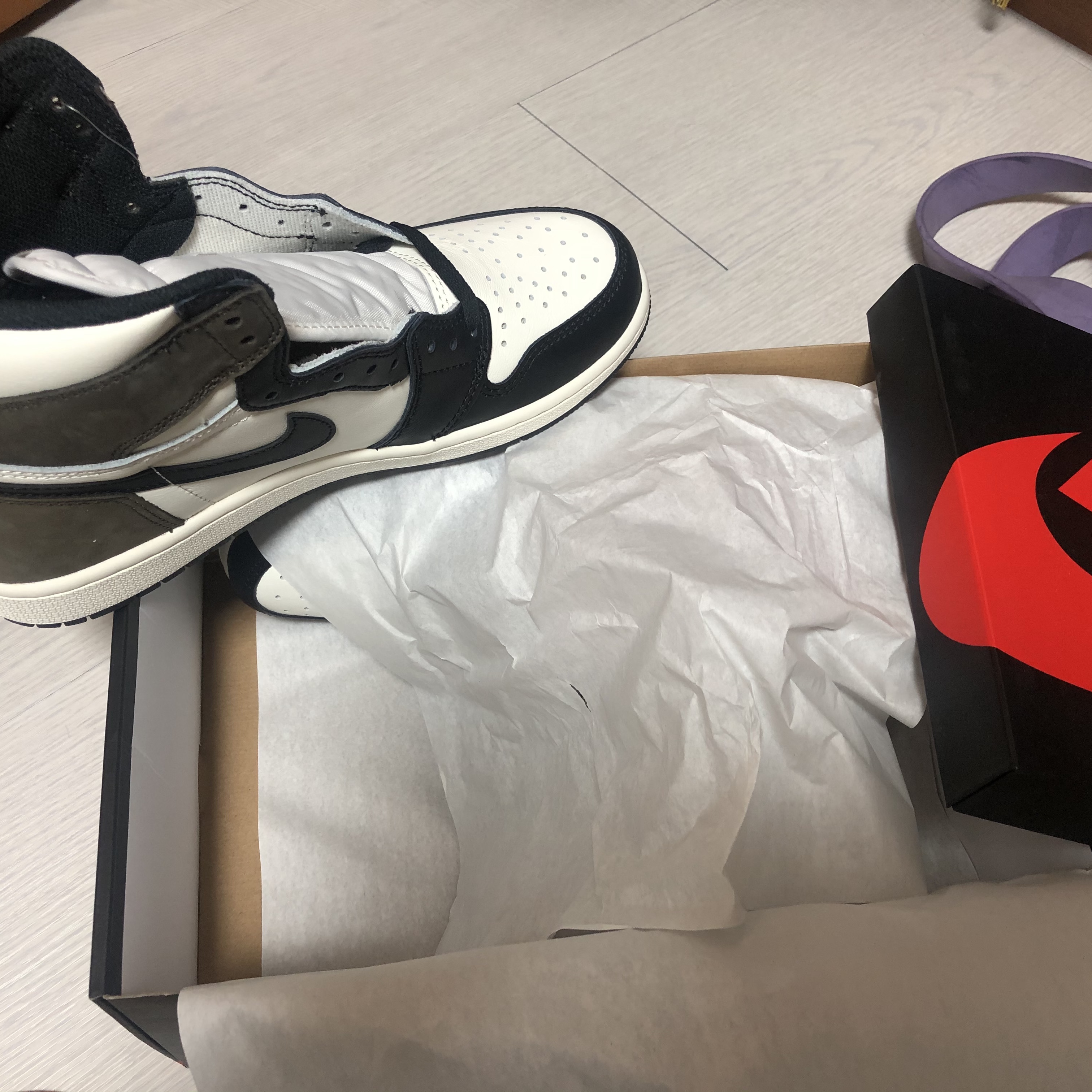 Jordan 1 Retro High OG Black Mocha 착용 스타일