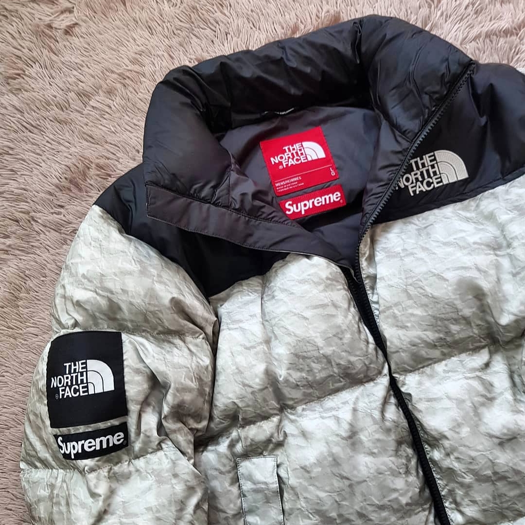Supreme x The North Face Paper Print Nuptse Jacket - 19FW 착용 스타일