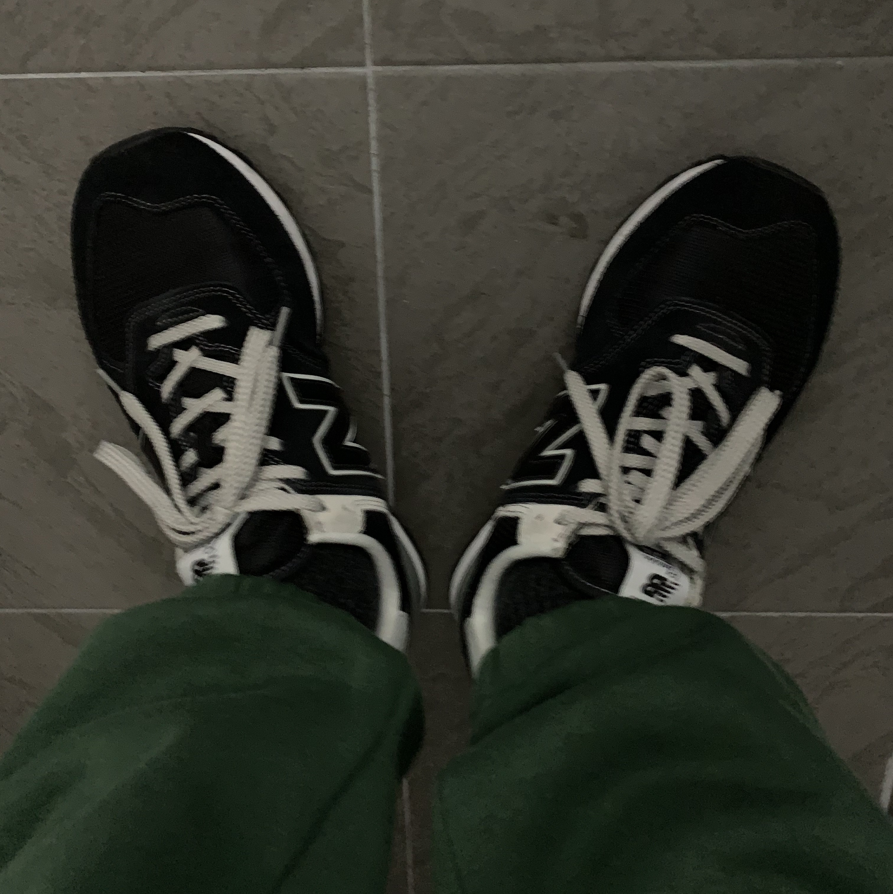 New Balance 574 Classic Black - D Standard 착용 스타일