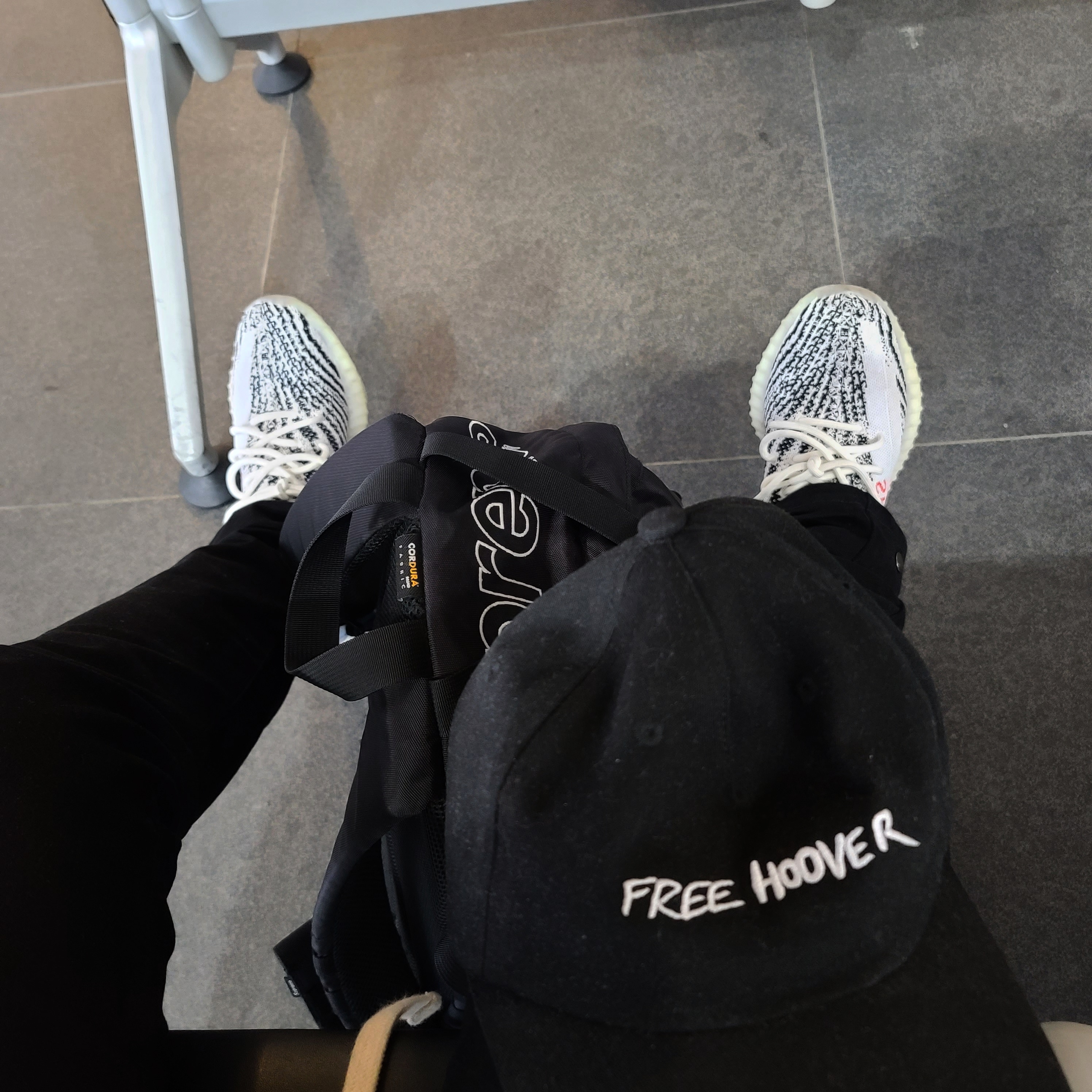 Adidas Yeezy Boost 350 V2 Zebra 2017/2019/2020 착용 스타일