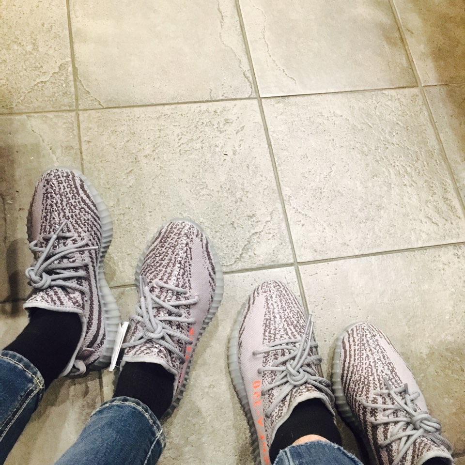 Adidas Yeezy Boost 350 V2 Beluga 2.0 착용 스타일
