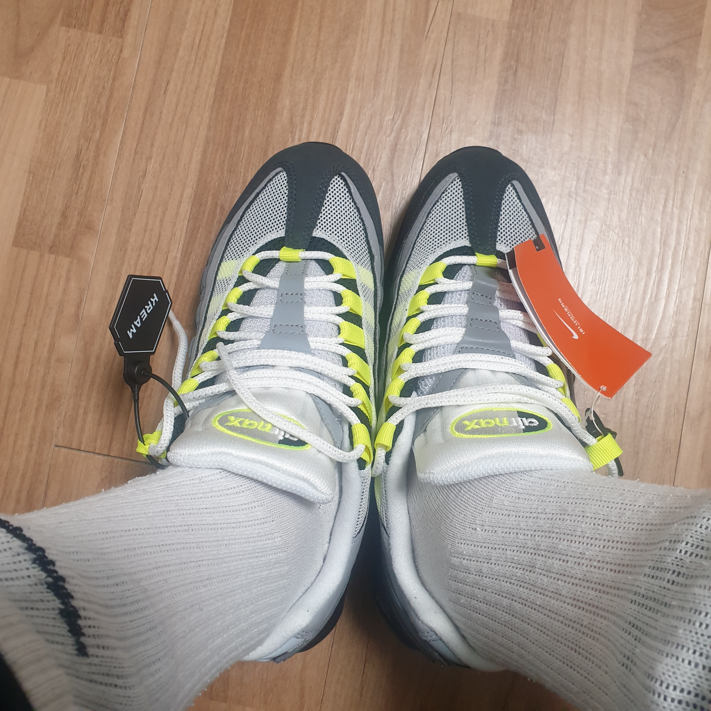 Nike Air Max 95 OG Neon Yellow 2020 착용 스타일
