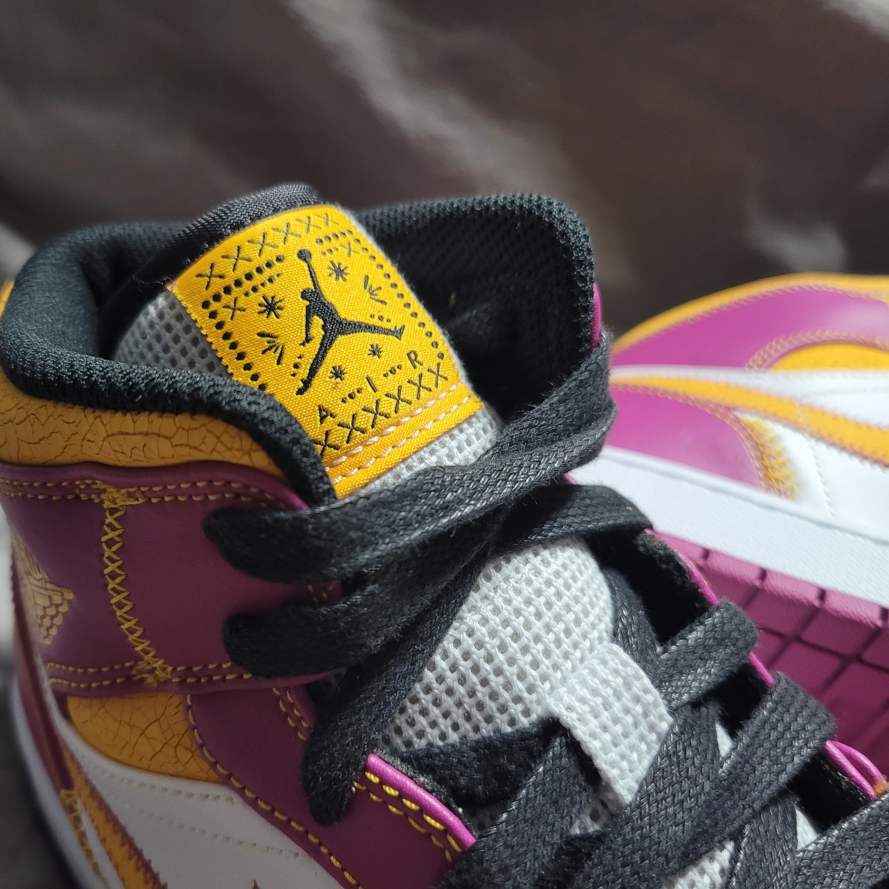 Jordan 1 Mid DOD Familia 착용 스타일 - 2