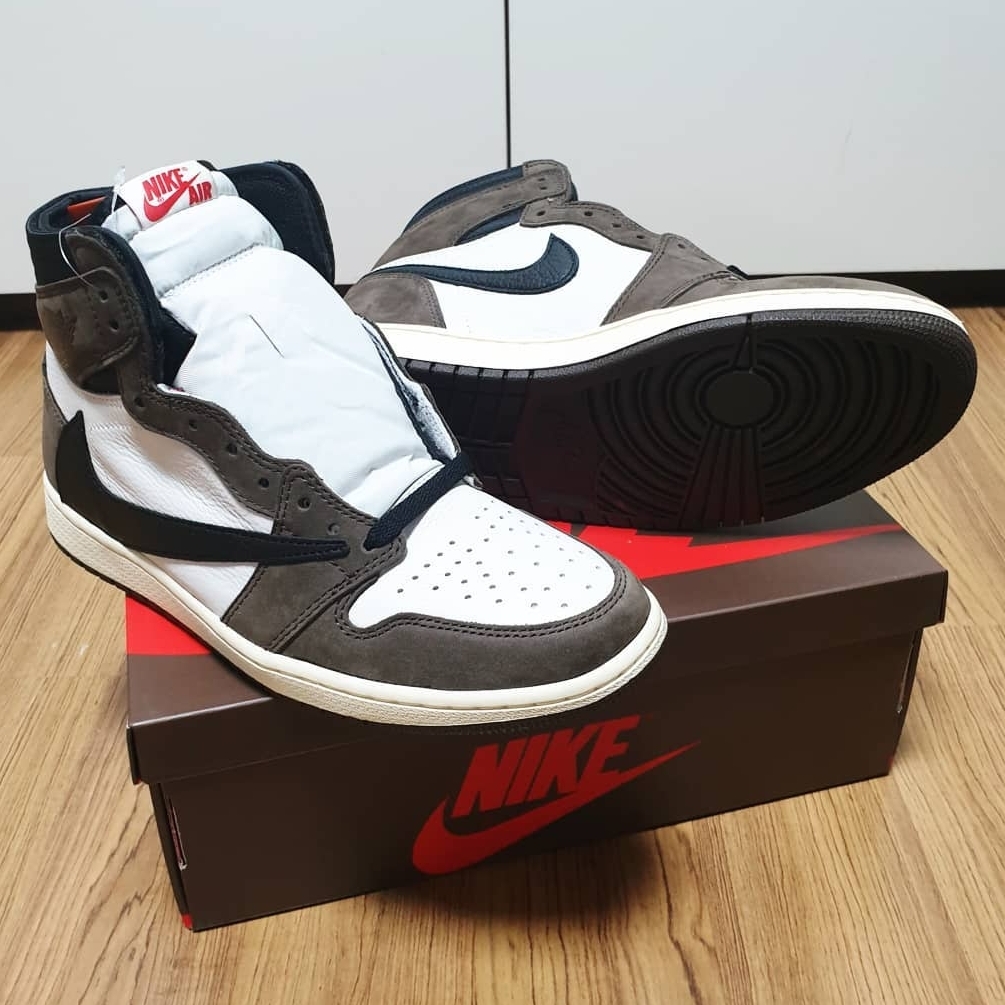 Jordan 1 x Travis Scott Retro High OG SP Mocha 착용 스타일