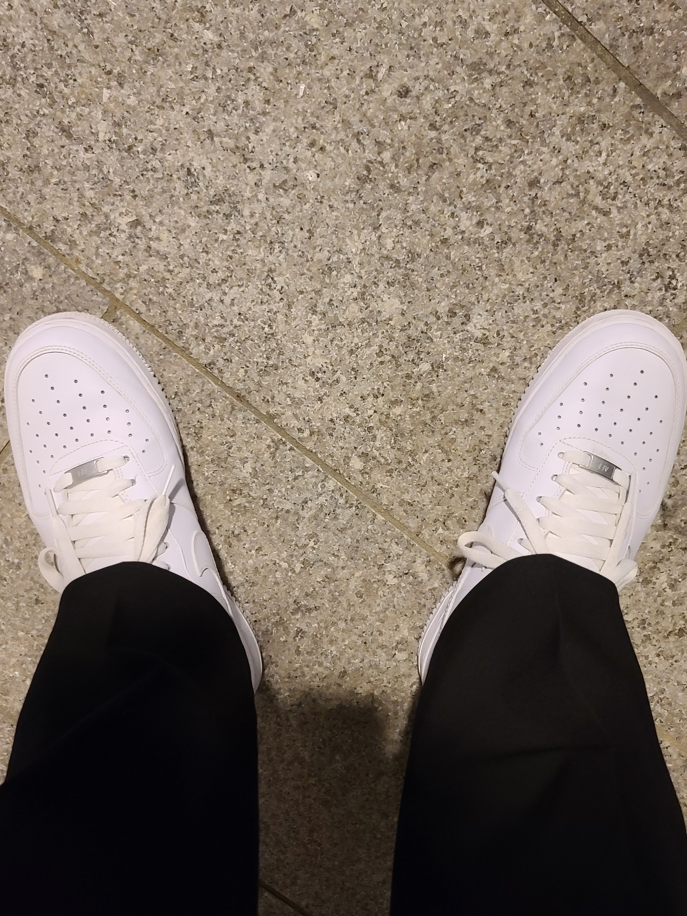 Nike Air Force 1 '07 Low White 착용 스타일 - 3