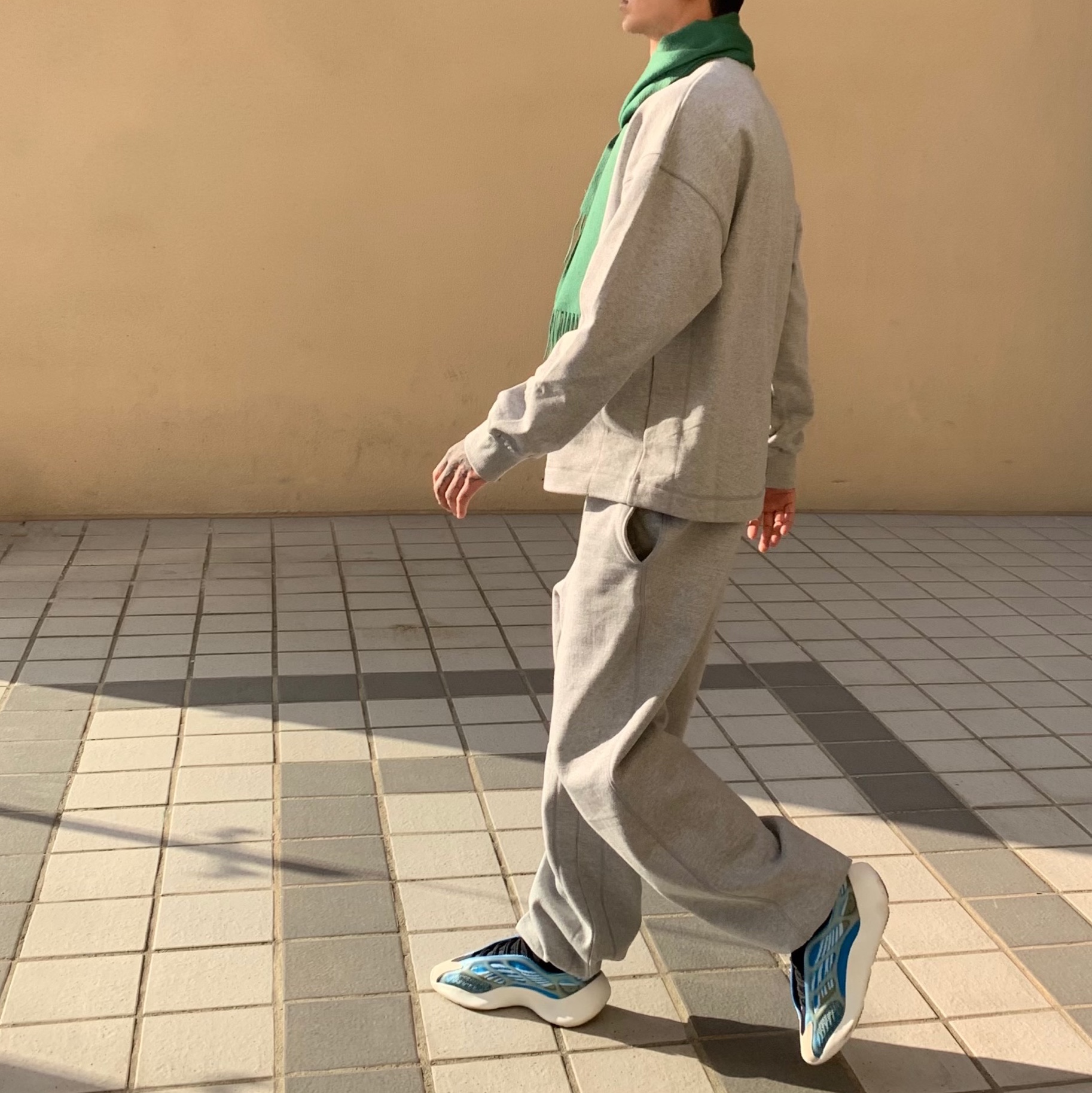 Adidas Yeezy 700 V3 Arzareth 착용 스타일 - 2